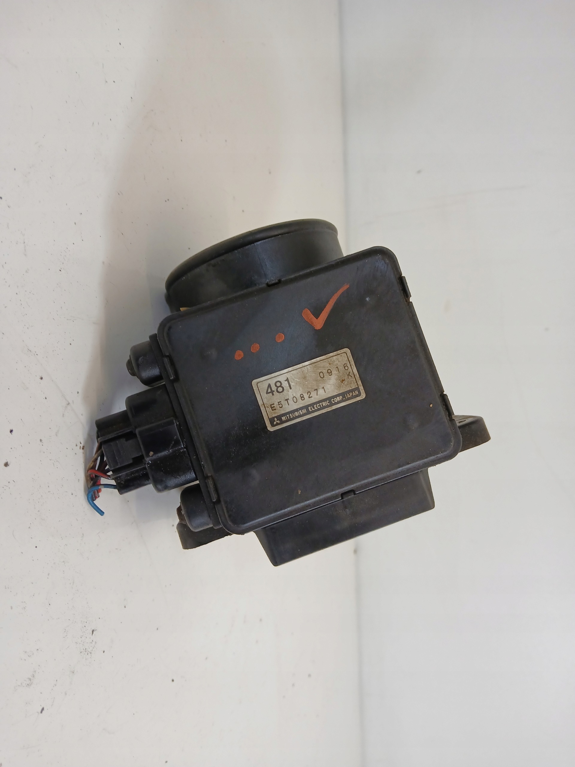 MITSUBISHI CARISMA 1.8 GDI throttle flap E5T08271