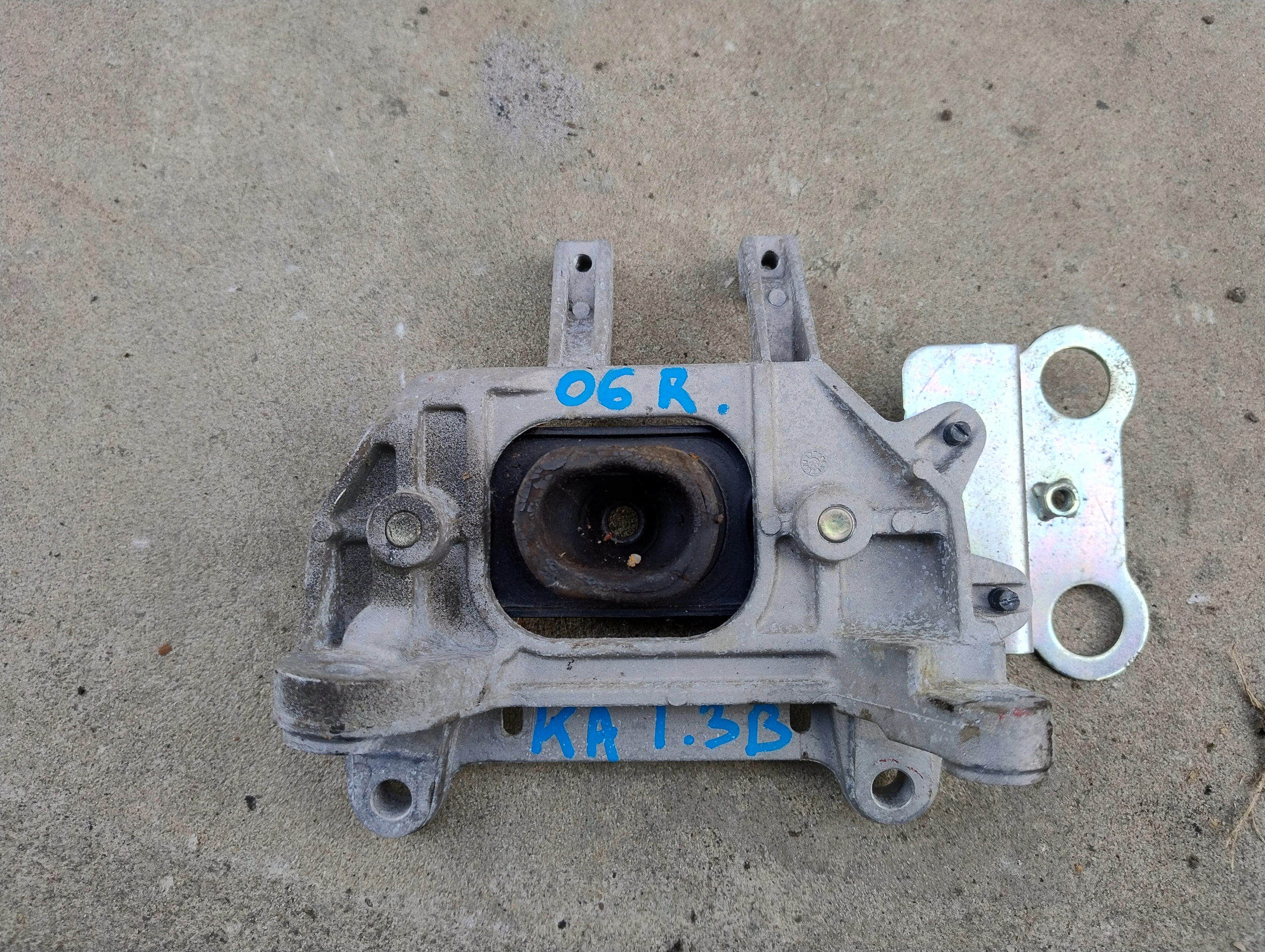 engine mount Ford KA 1.3 2006