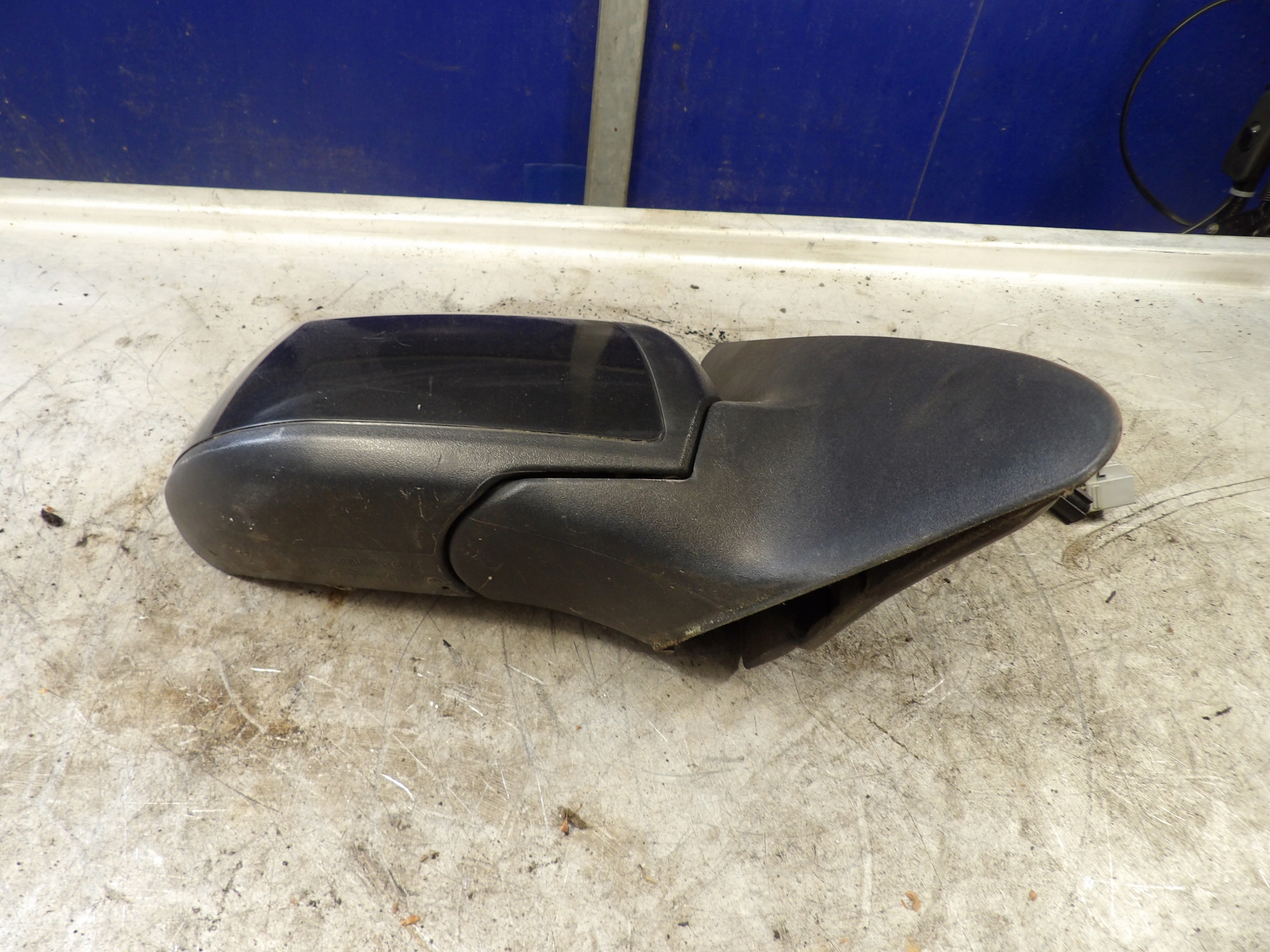 Ford Mondeo MK3 mirror right 5 vertical lak. G0