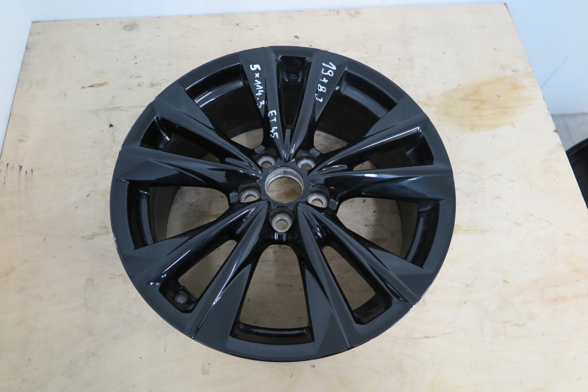 1fa 19 LEXUS ЛС 5x114,3j Et45 45 BDM