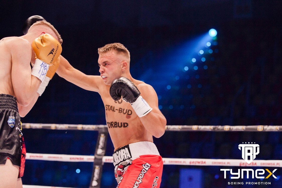 Rękawice bokserskie TIGER BLACK L 10 oz Kod producenta 100397 10OZ