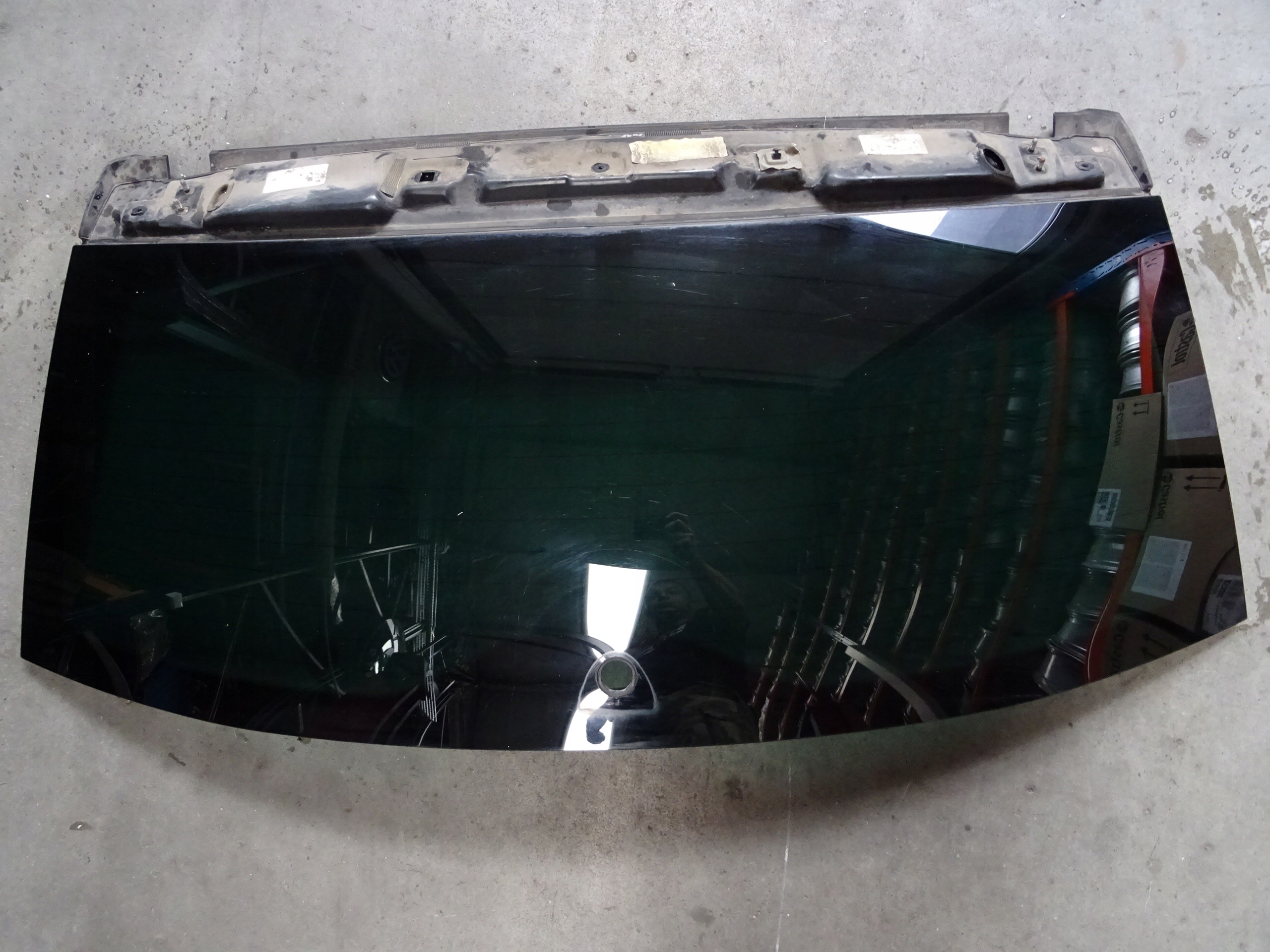 VW TOUAREG ЗАДНЯЯ СТЕКЛО К КРЫШКИ ОТКРЫВАЕТСЯ As3