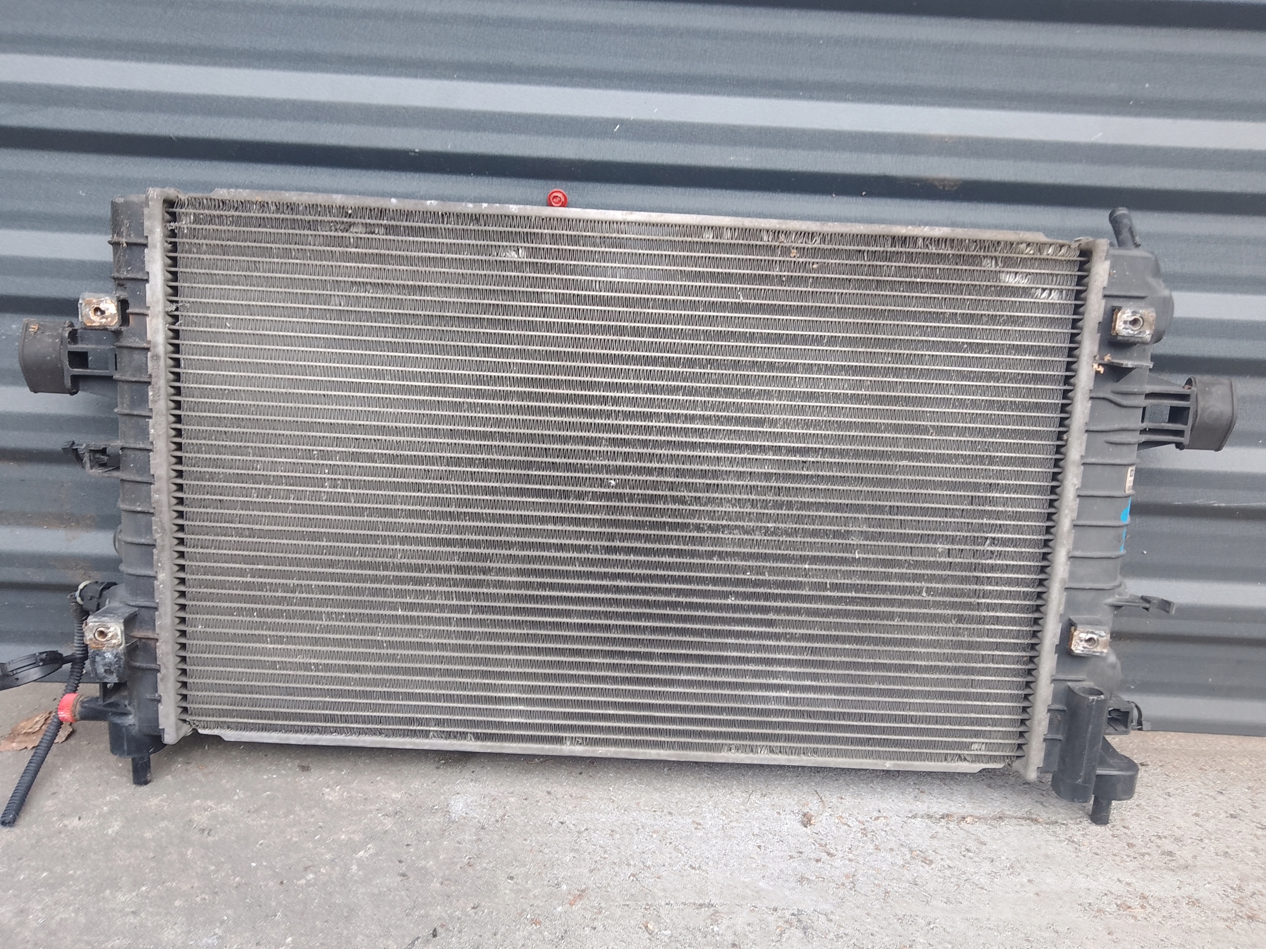 water cooler OPEL ASTRA III 1.6 B 13128818