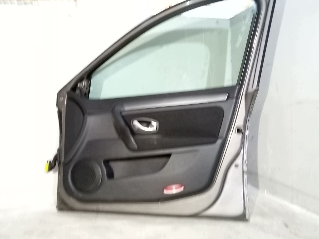 Renault Laguna III 3 door right front front TEKND