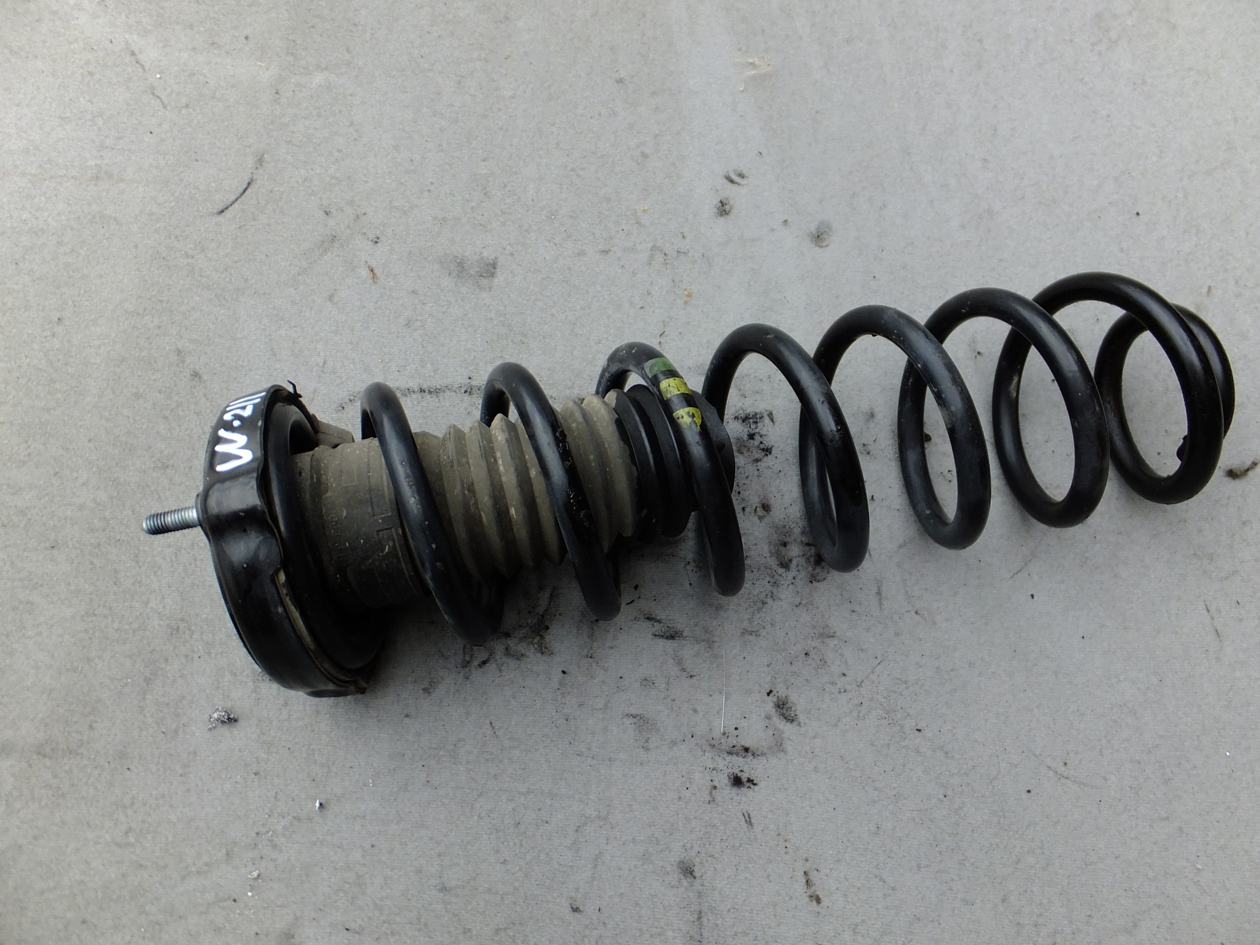 spring front mercedes w211 2,7 cdi 2003r
