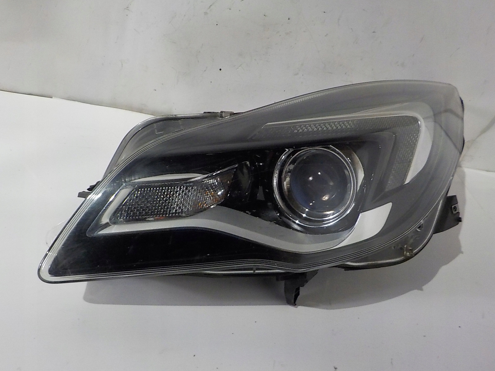 OPEL INSIGNIA A LIFT light left front front UK