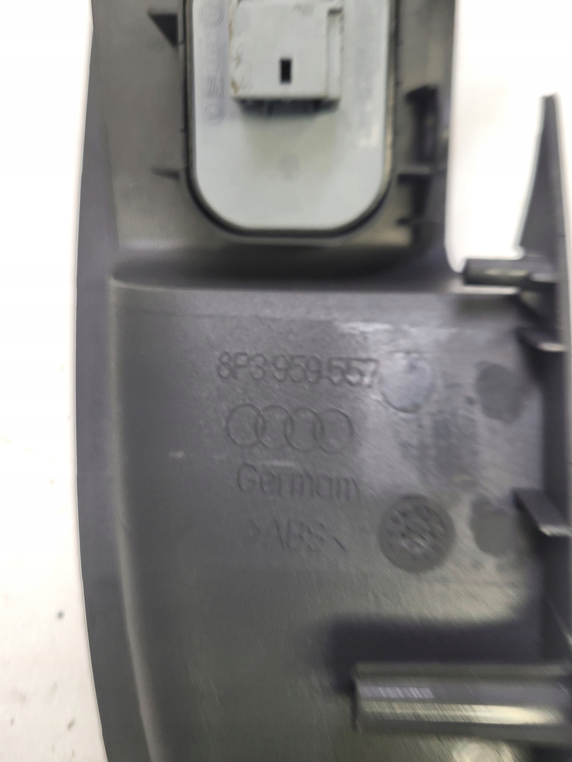 handle bracket controls AUDI A3 8P 8P3959557