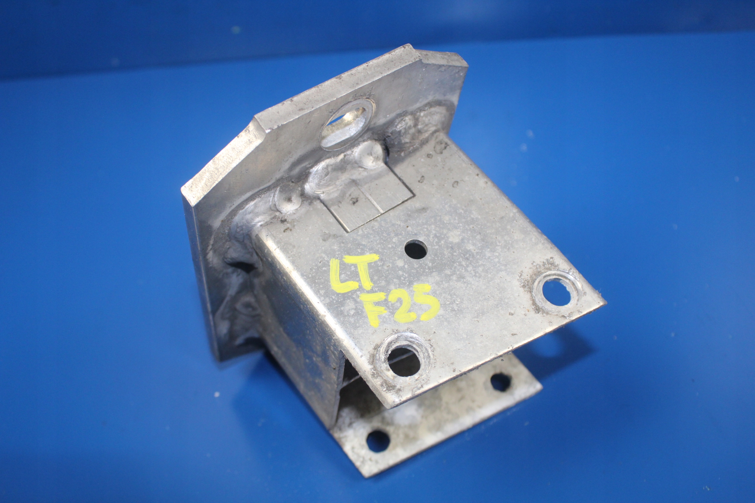 BMW X3 F25 STREFA ZGNIOTU LEWY TYŁ BELKA