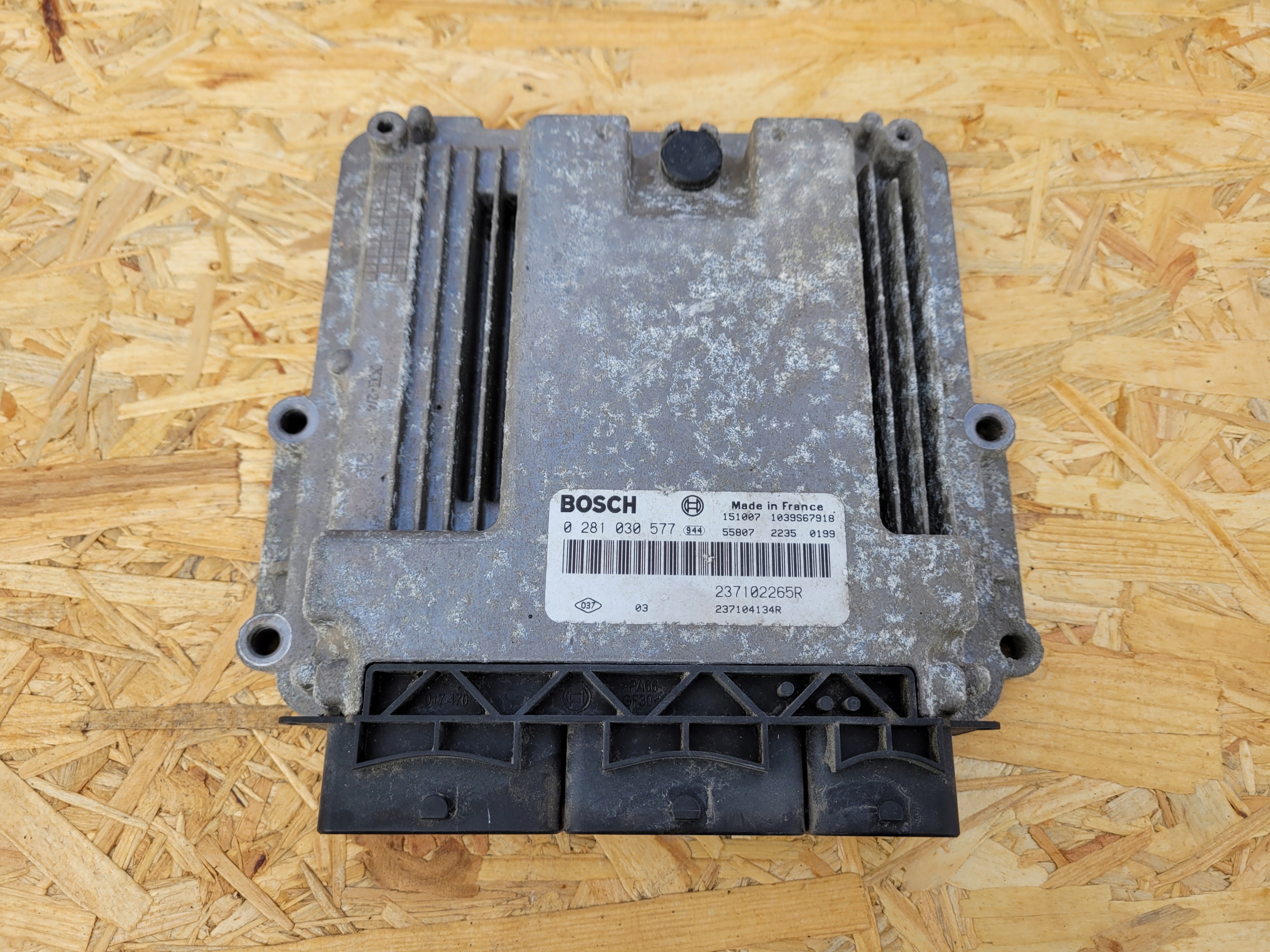 control unit of the engine RENAULT MASTER III 2.3 DCI