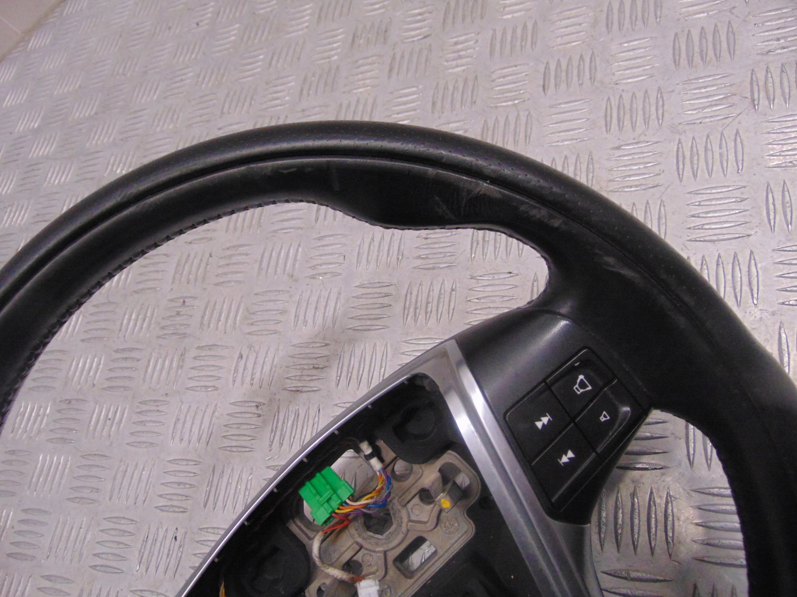 volvo S60 II руль