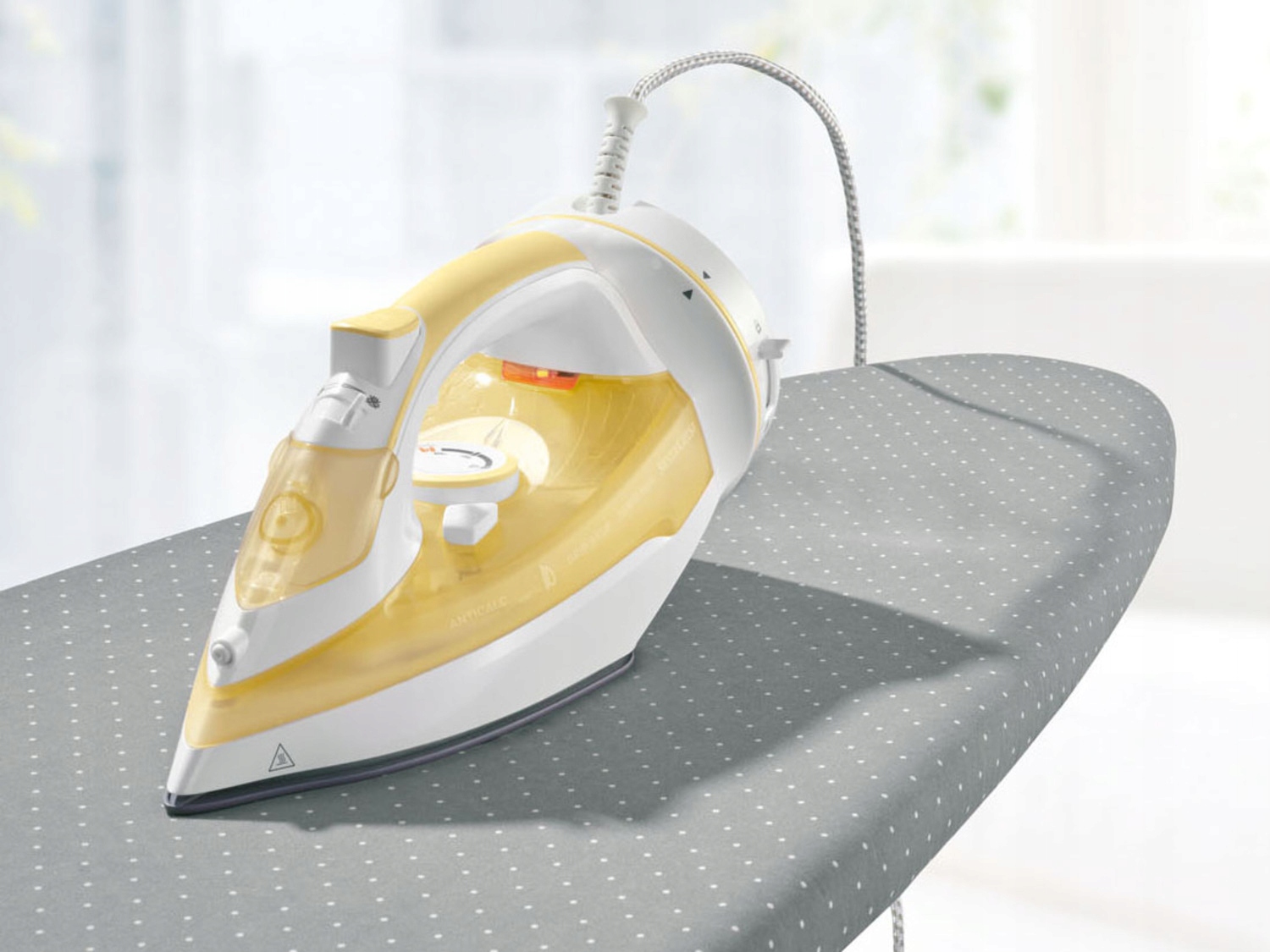 BEZPRZEWODOWE ŻELAZKO PAROWE SilverCrest 2000–2400W Model SDBK 2400 E1