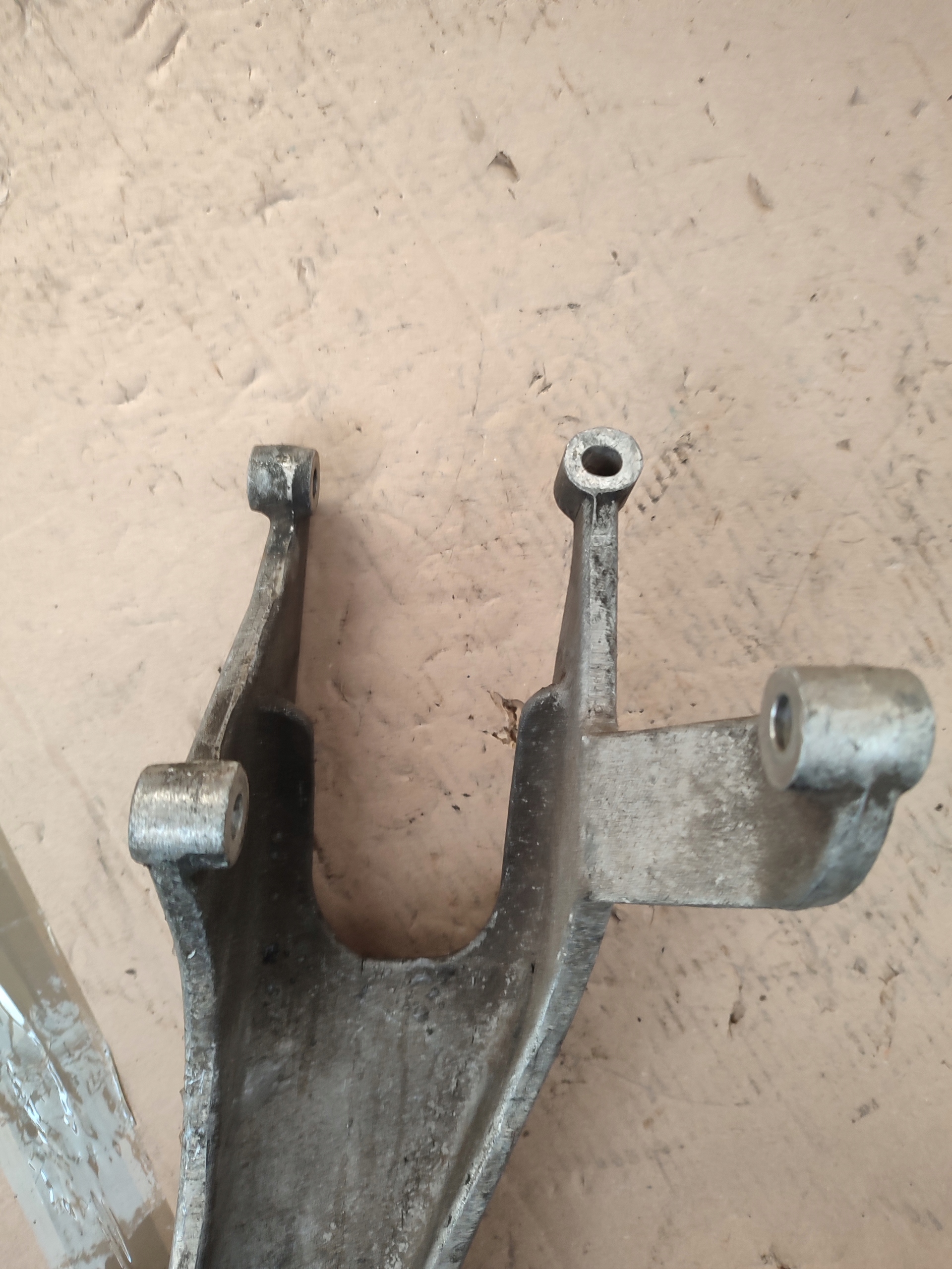 engine mount holder holder OPEL SINTRA 10257136
