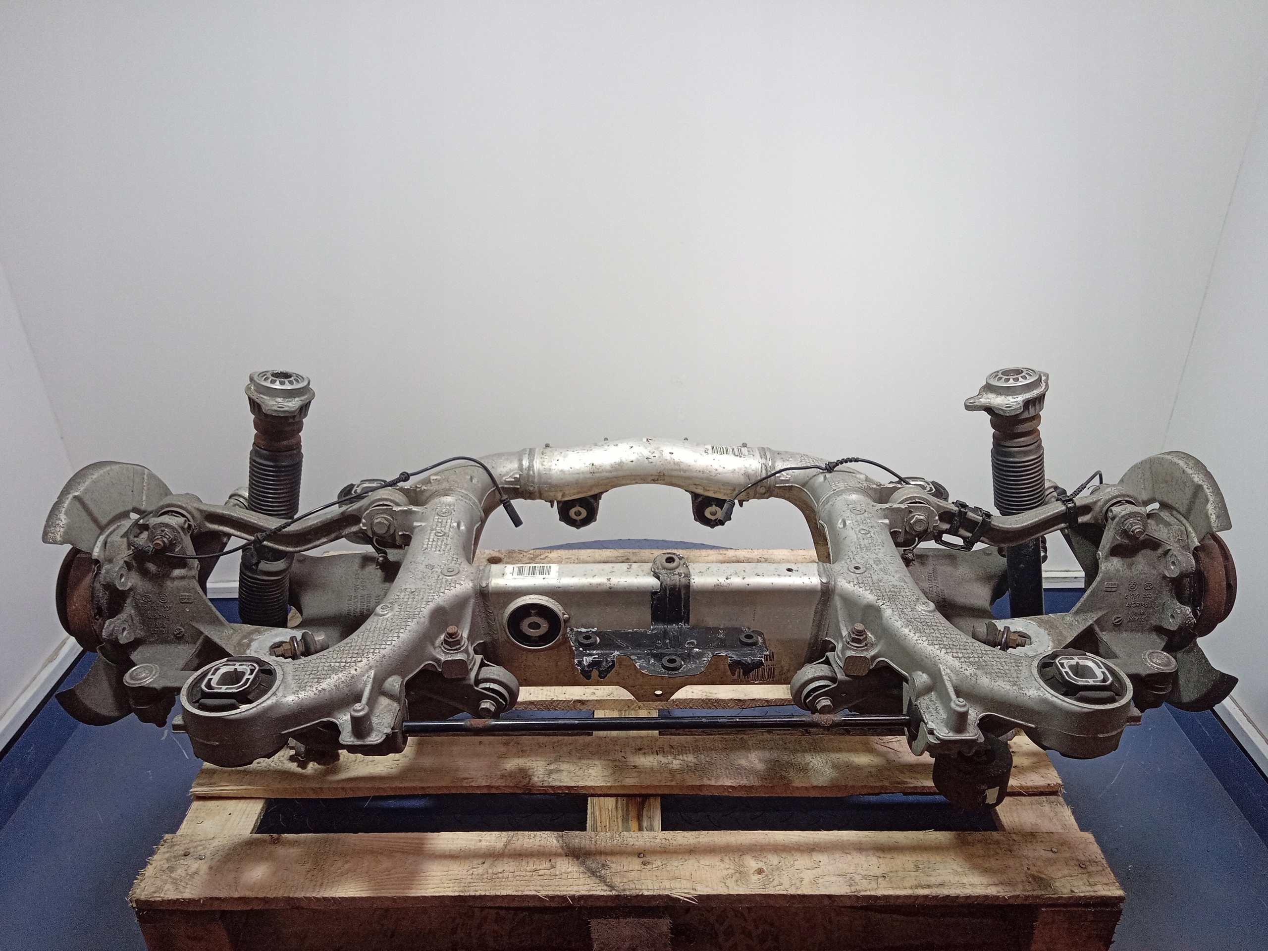 BMW 5 GT F07 3.0D XDRIVE BELKA SANKI TYŁ 6799103