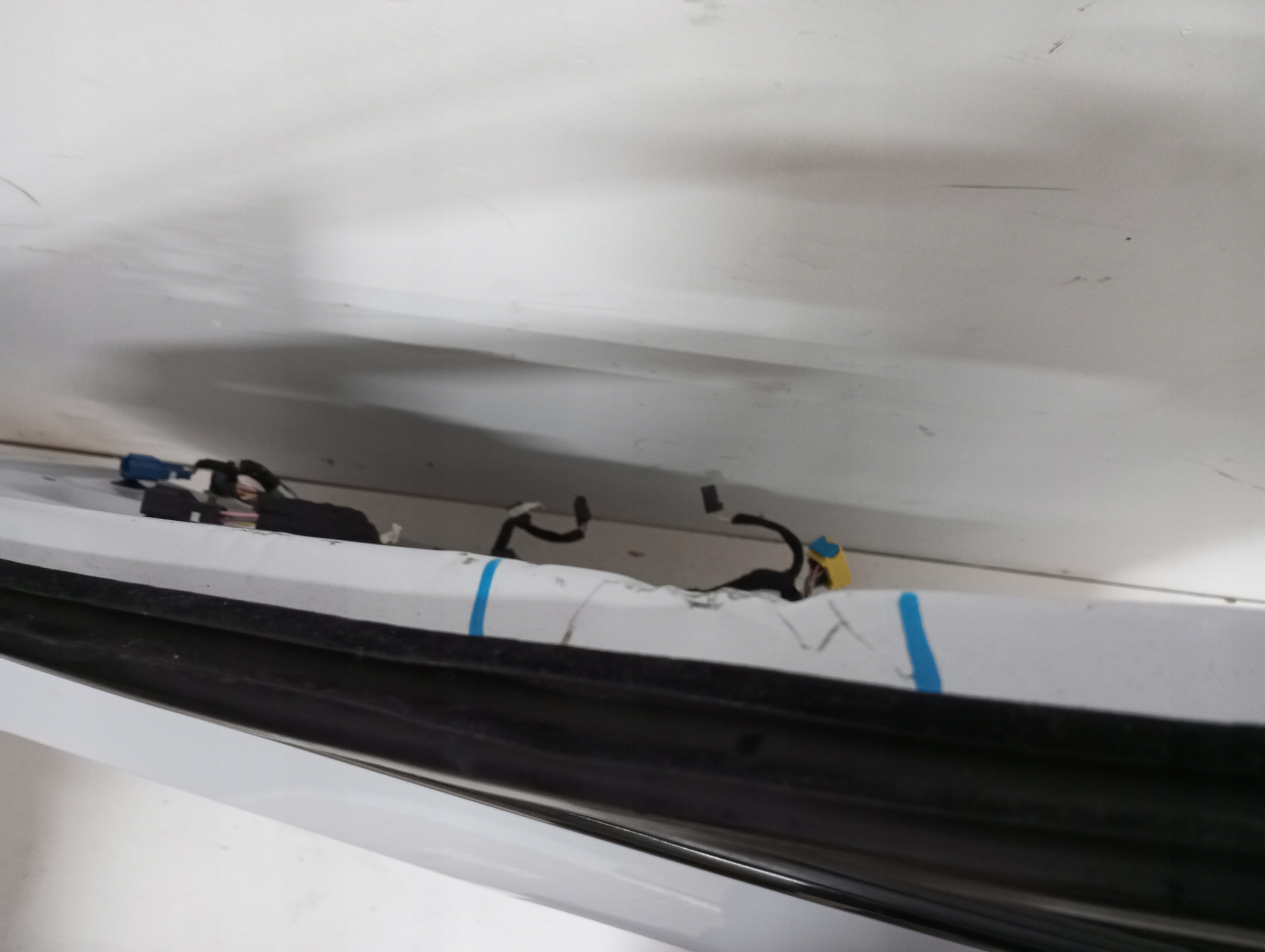 door left front PEUGEOT 2008 II 24R damag.