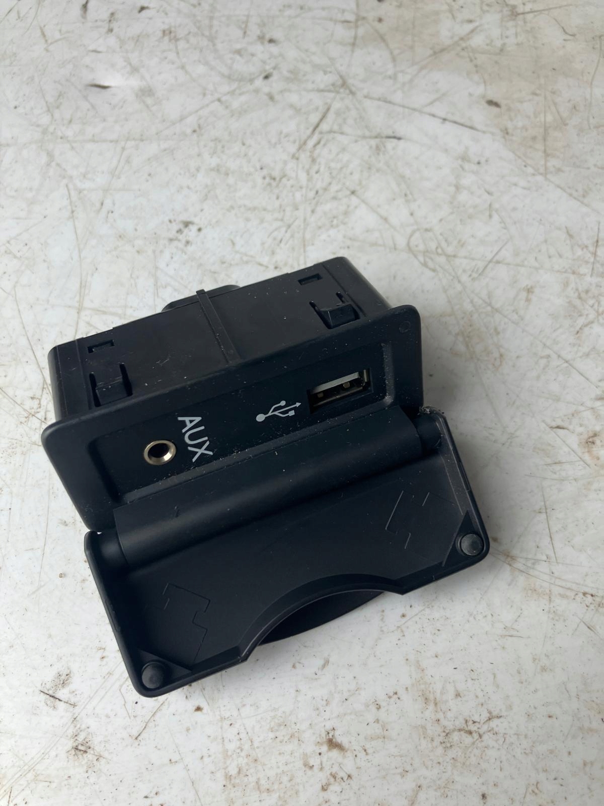 PORT adapter USB AUX RENAULT LATITUDE 280232969R