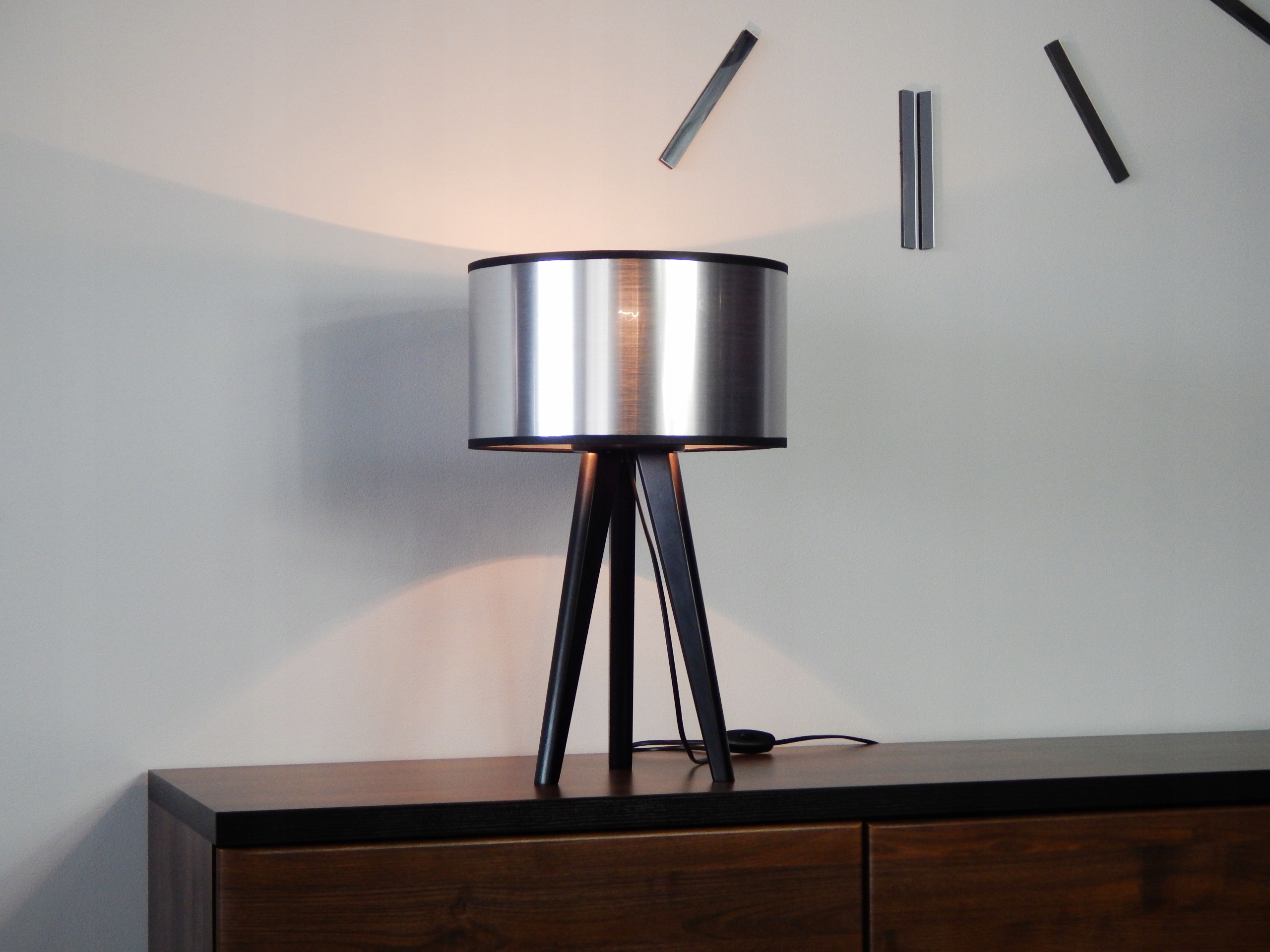 LAMPA NOCNA, STOJĄCA, STOŁOWA ,TRÓJNÓG,LED DĄB+ZŁO Kolekcja Tripod