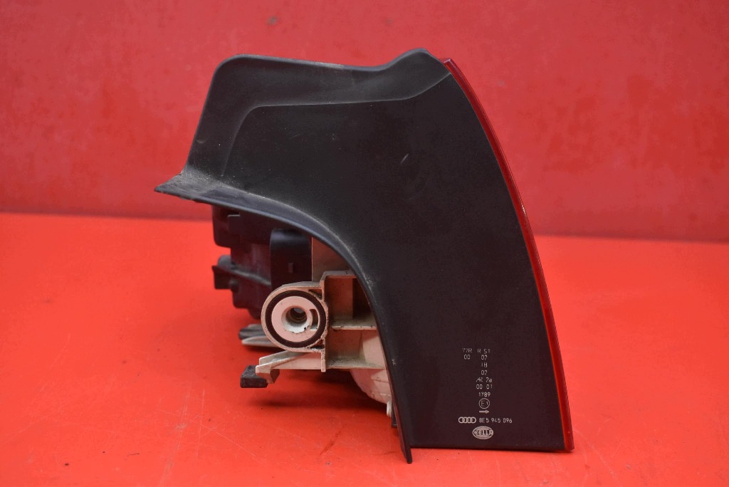 light right rear part rear 8E5945096 AUDI A4 B7 sedan 04-08