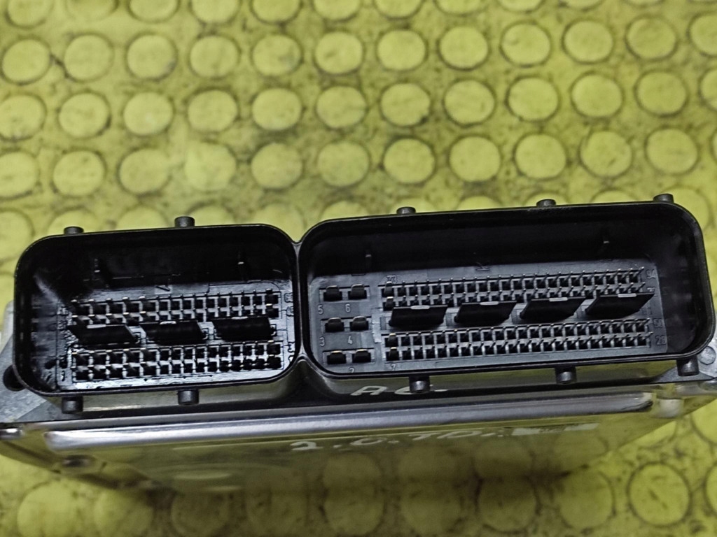 AUDI A6 C6 2.0 TDI control unit of the engine 0281014261