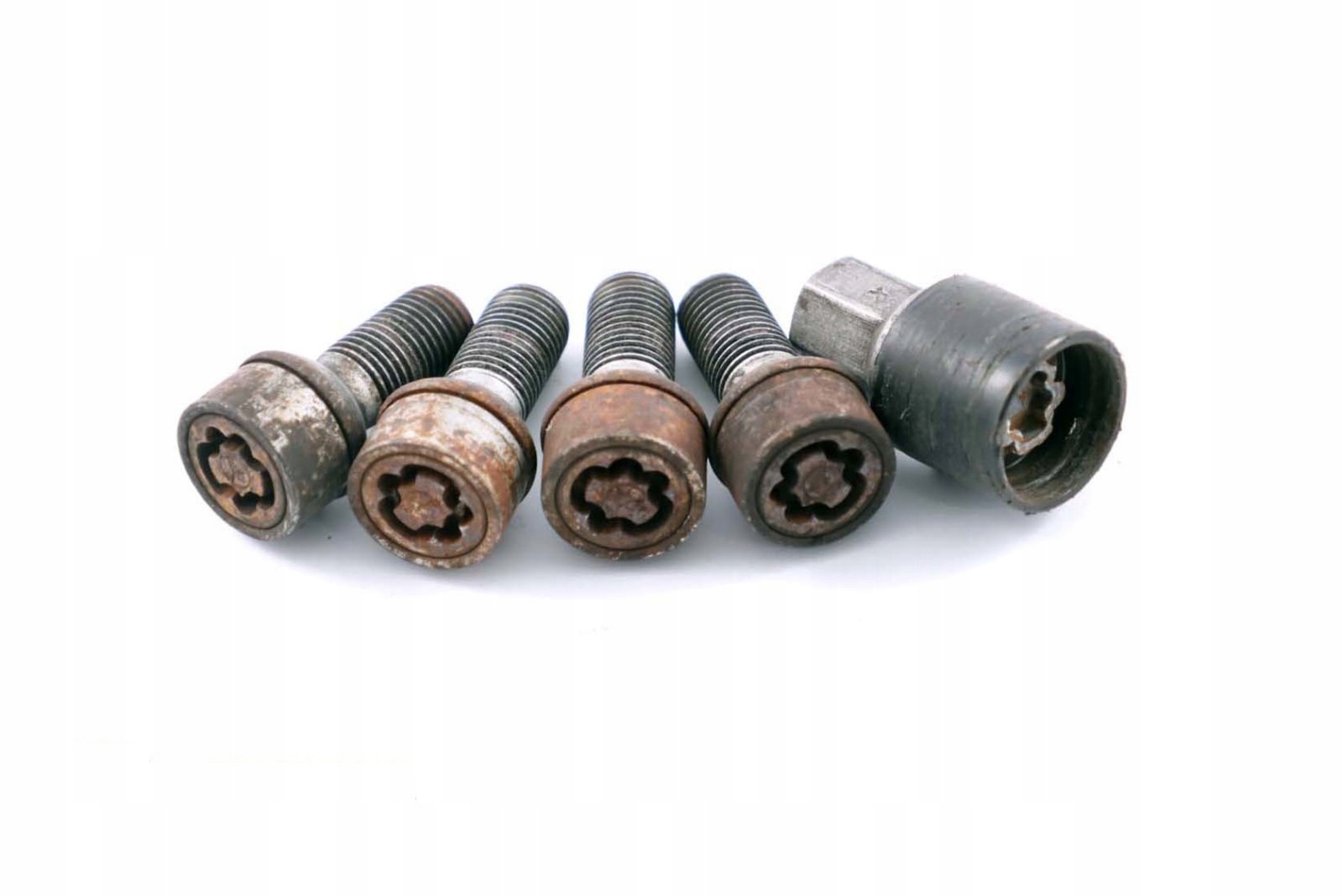 Mercedes-Бензин W220 Sruby Безпеки Колеса Комплект A2204000170