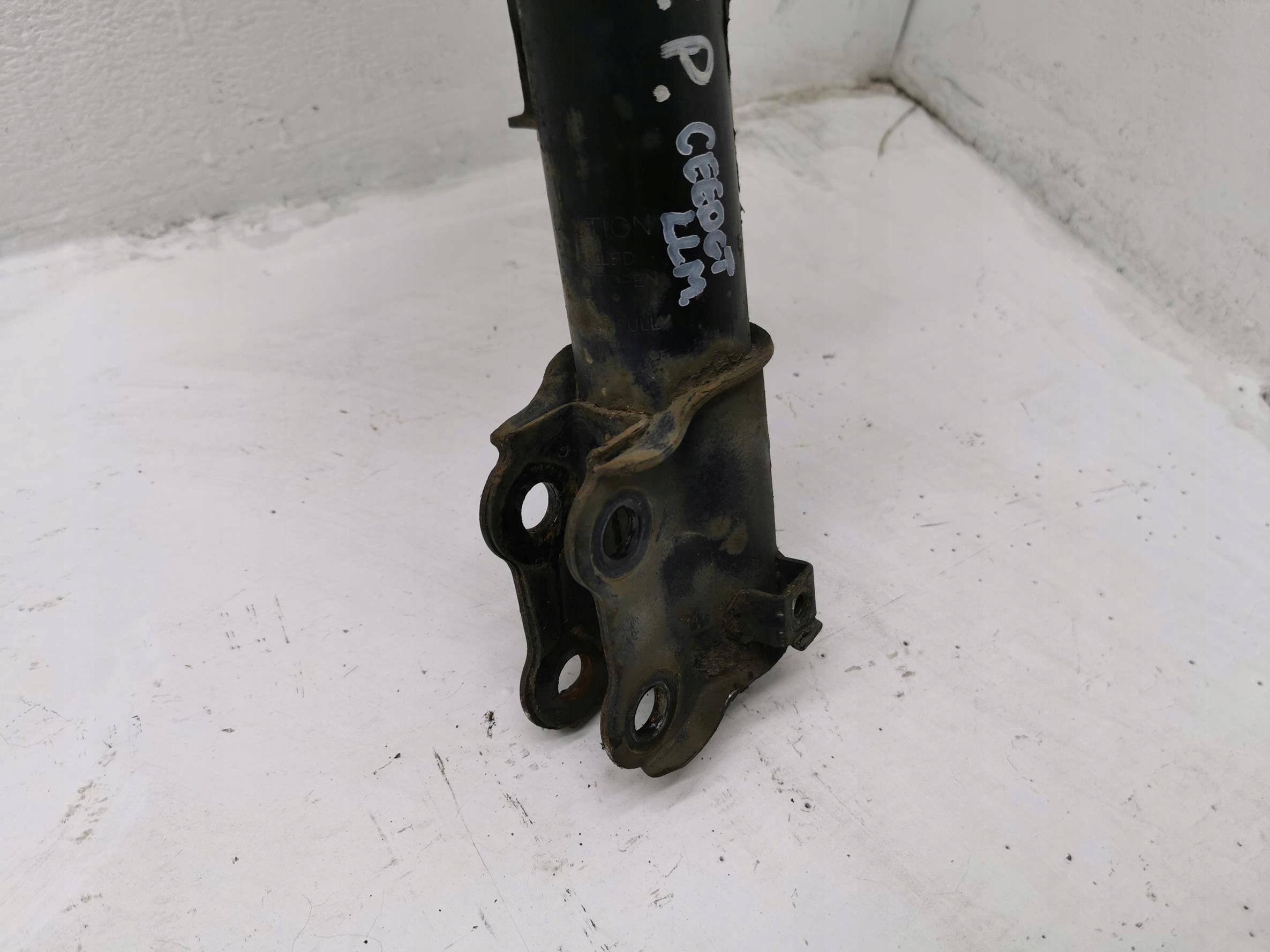 shock absorber right front KIA PROCEED II 1.6 GDI 135KM