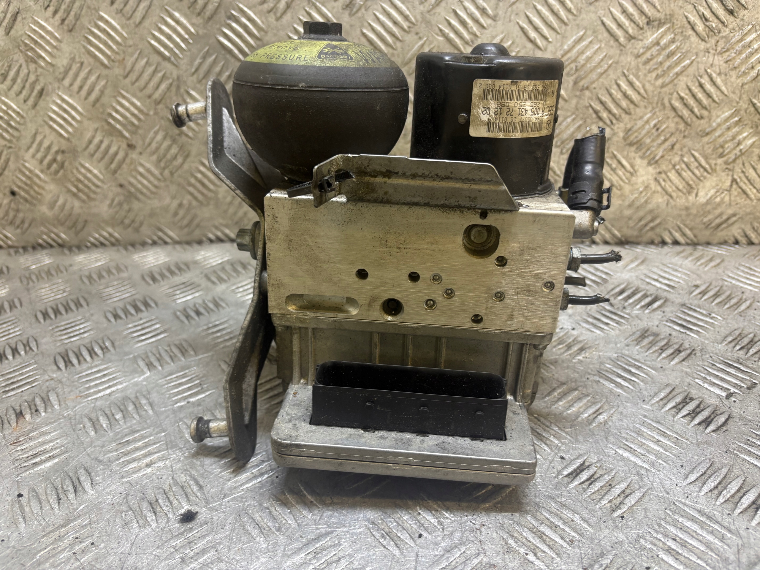 pump ABS MERCEDES-BENZ E-KLASA W211 A0054317212Q2 0265960025