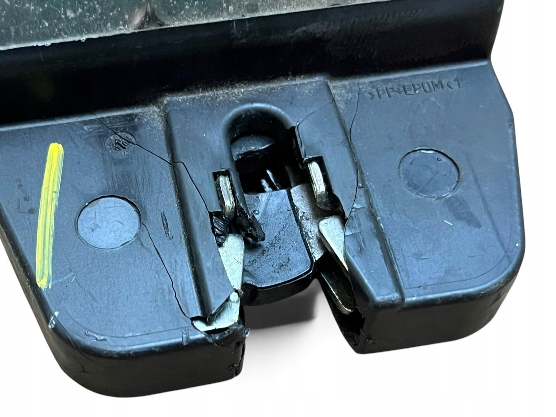lock bonnet boot Opel Zafira B facelift 2010 13117285