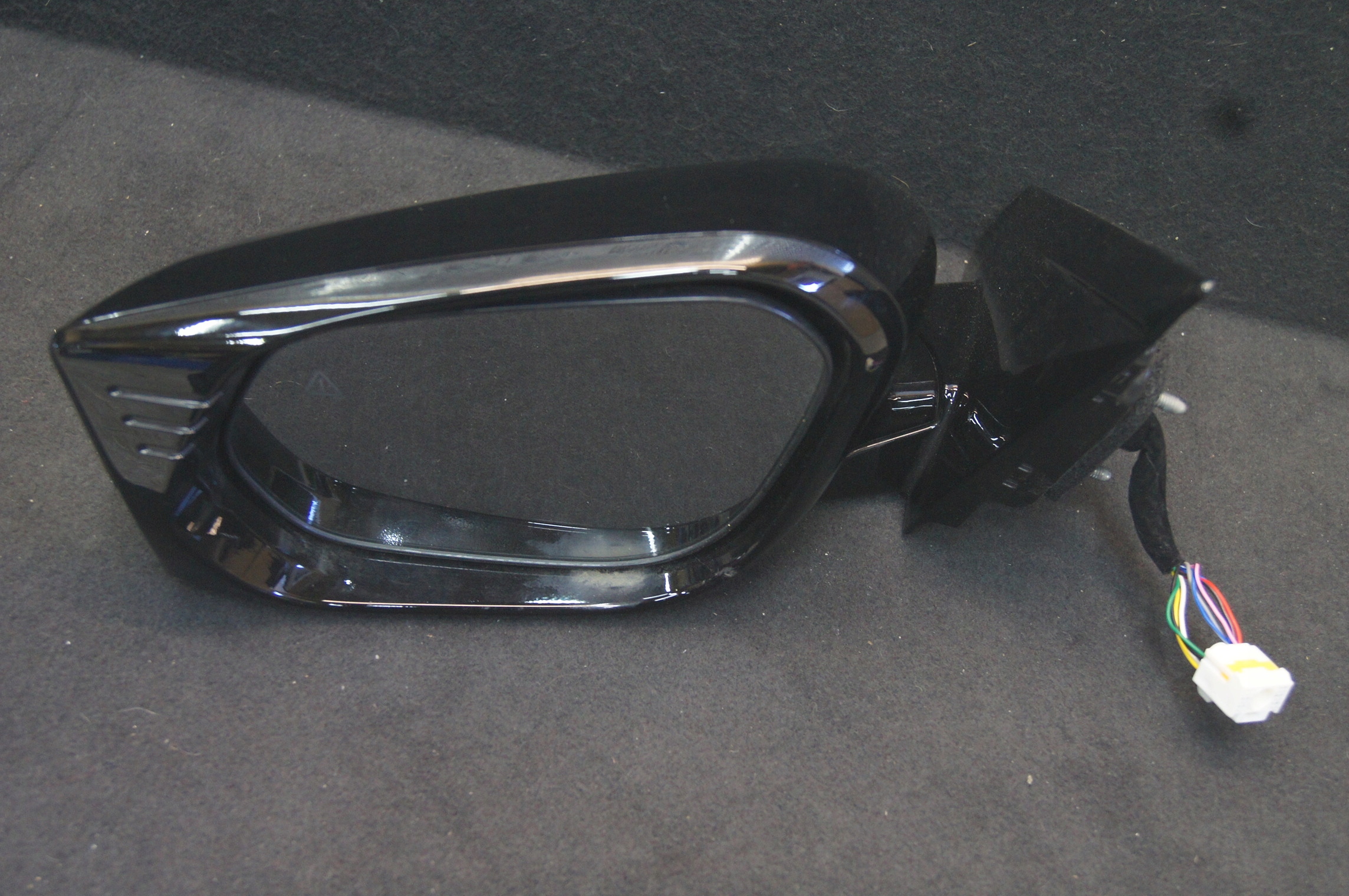 Kia EV6 lusterko lewe 10 PIN Producent części Kia OE