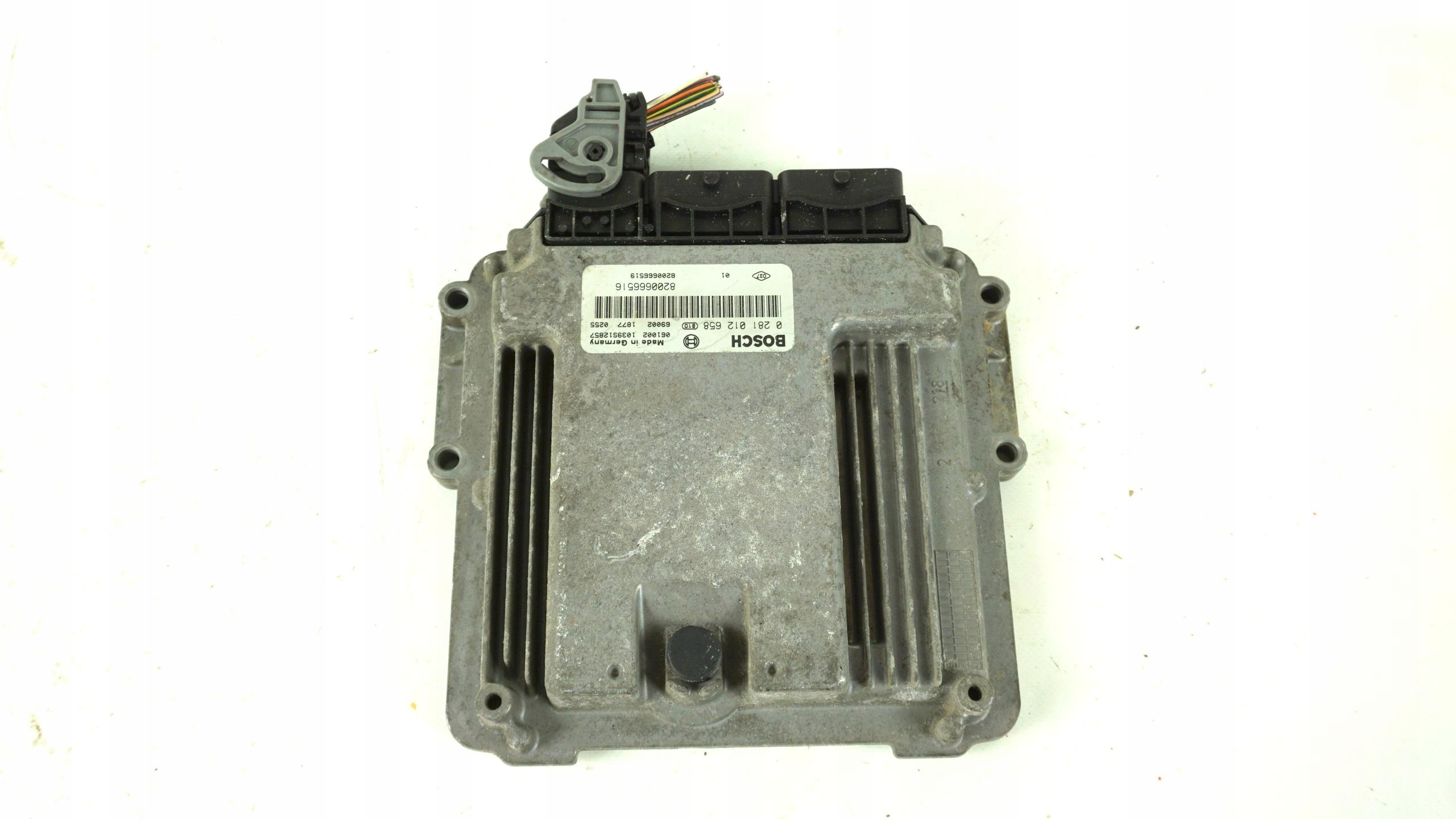 computer OPEL VIVARO RENAULT TRAFIC 2 II 2.0 DCI CDTI 0281012658 8200666516