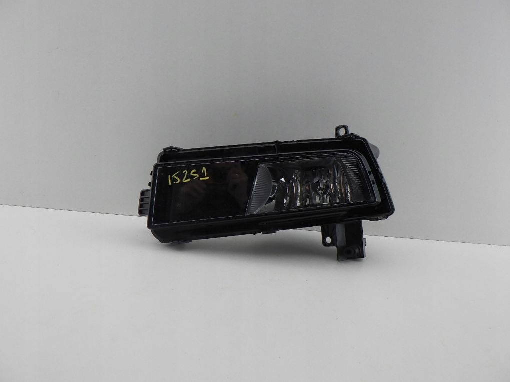 VW TOURAN 2 II 5TA 15- fog light left