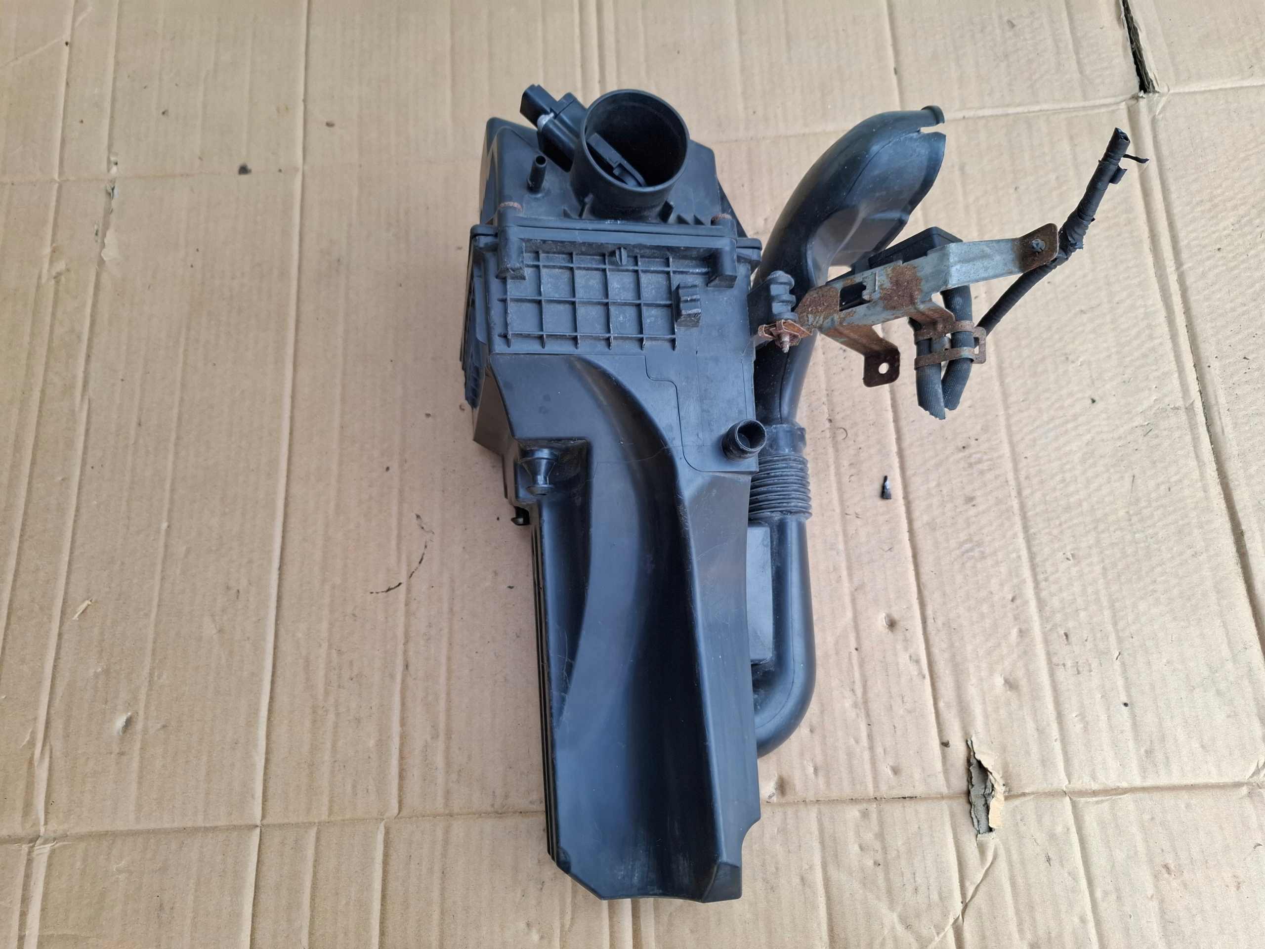 Gehäuse filter luft FORD FIESTA MK7 AV21-9600-AA 1.4 TDCI