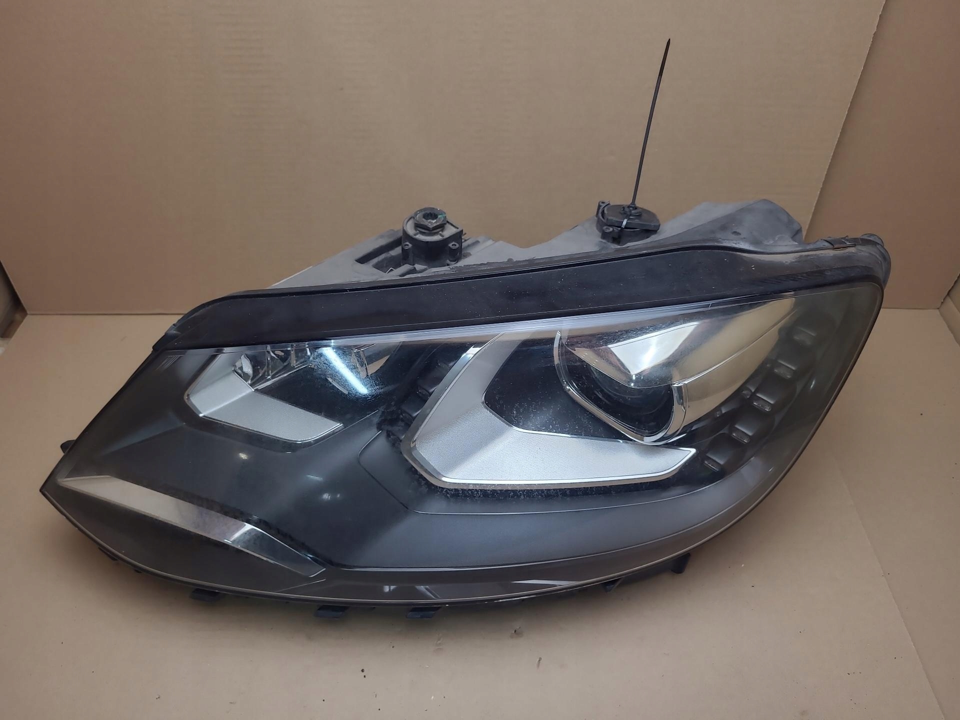light front left side Volkswagen Sharan 2 2012 7N2941751A