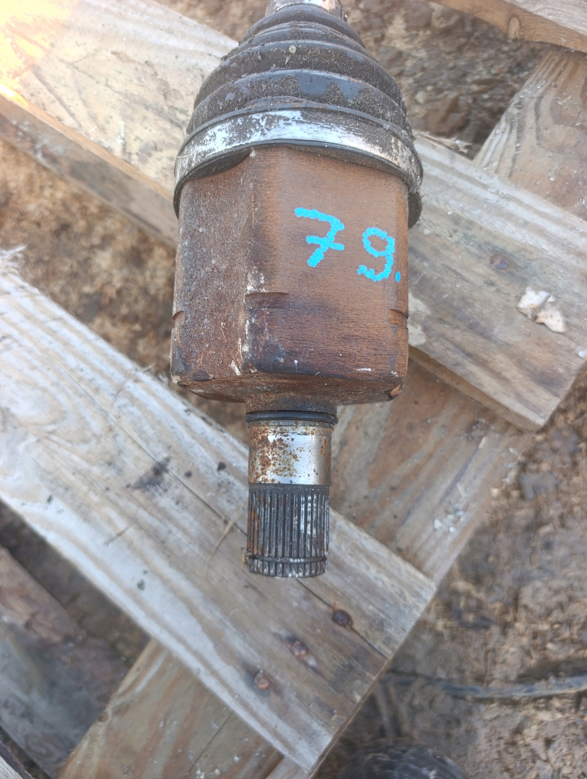 VOLKSWAGEN TRANSPORTER T5 semi-axis left front 7E0407271P