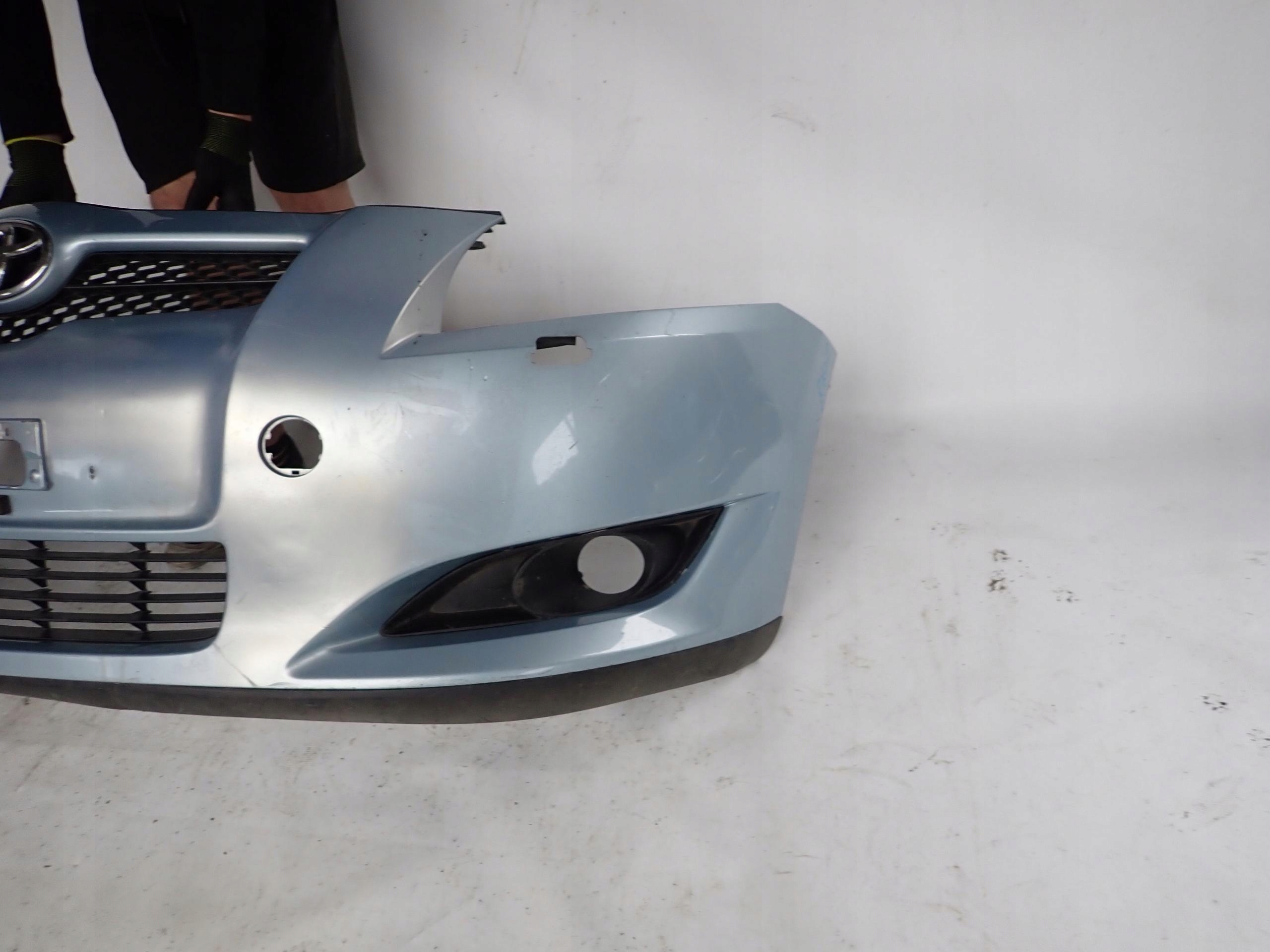 TOYOTA AURIS and 1 06-09 bumper front front SPR