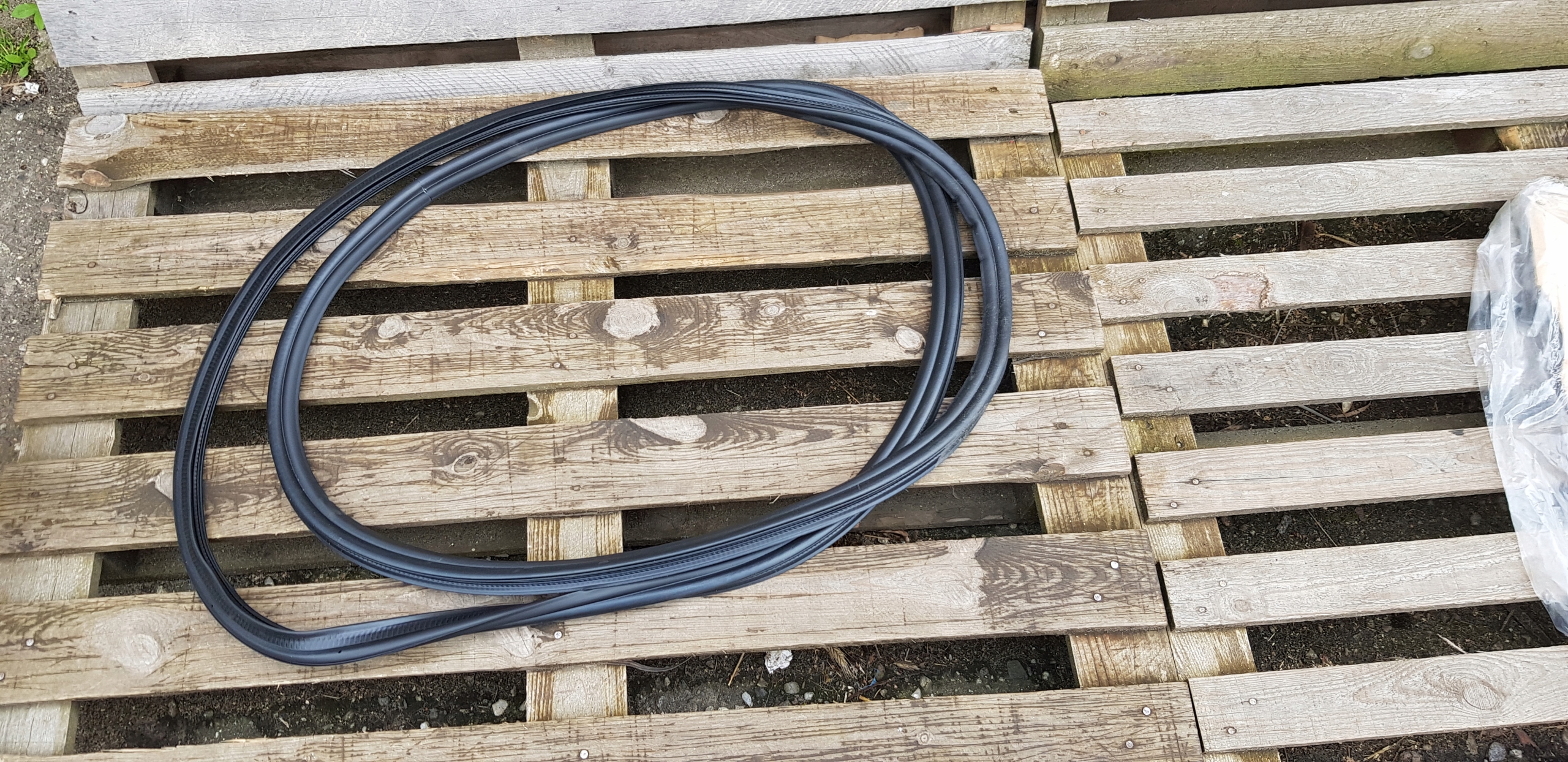 3V5827705C - SKODA SUPERB III SEDAN ПРОКЛАДКА БАГАЖНОГО ОТСЕКА