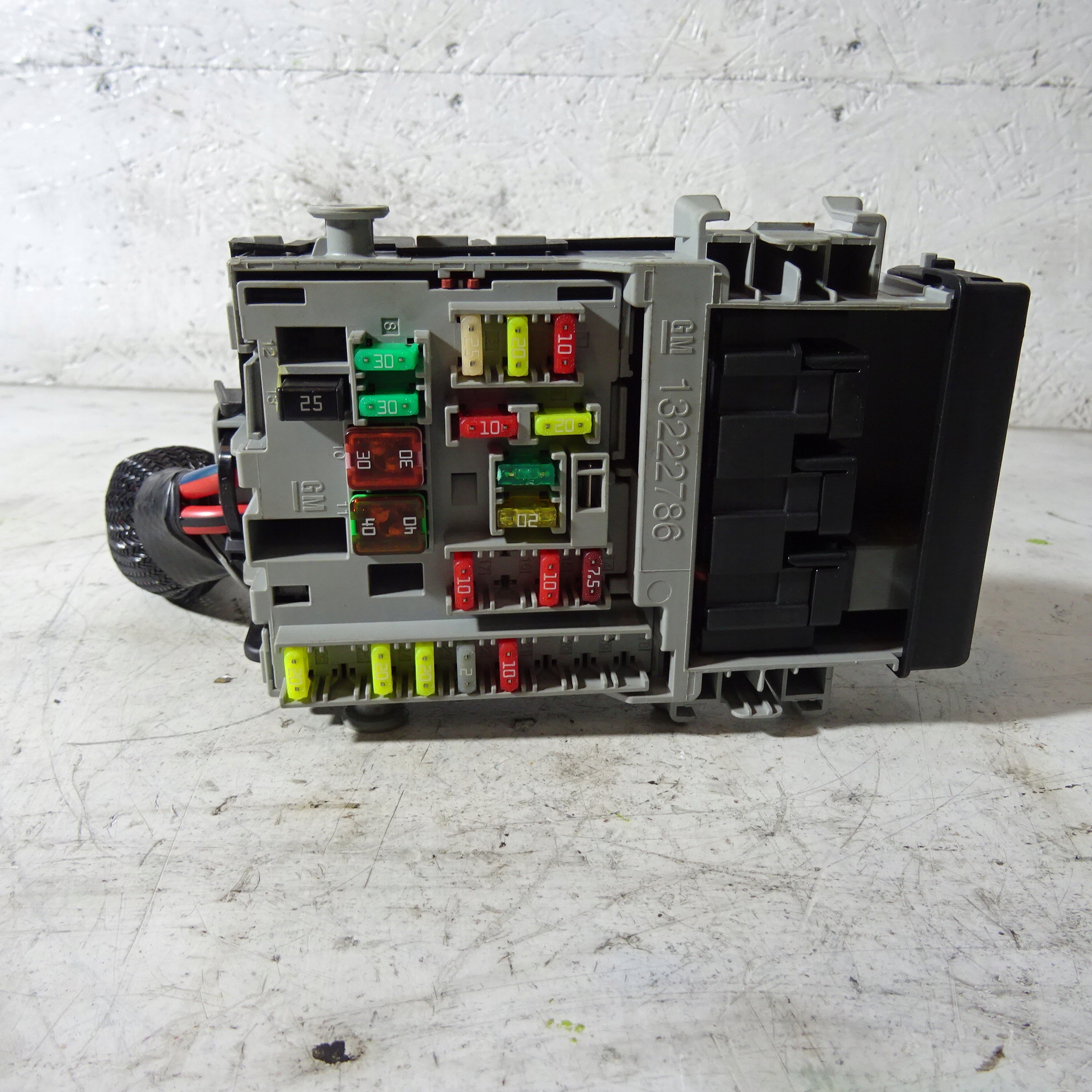 OPEL INSIGNIA A Module fusibles 13222786