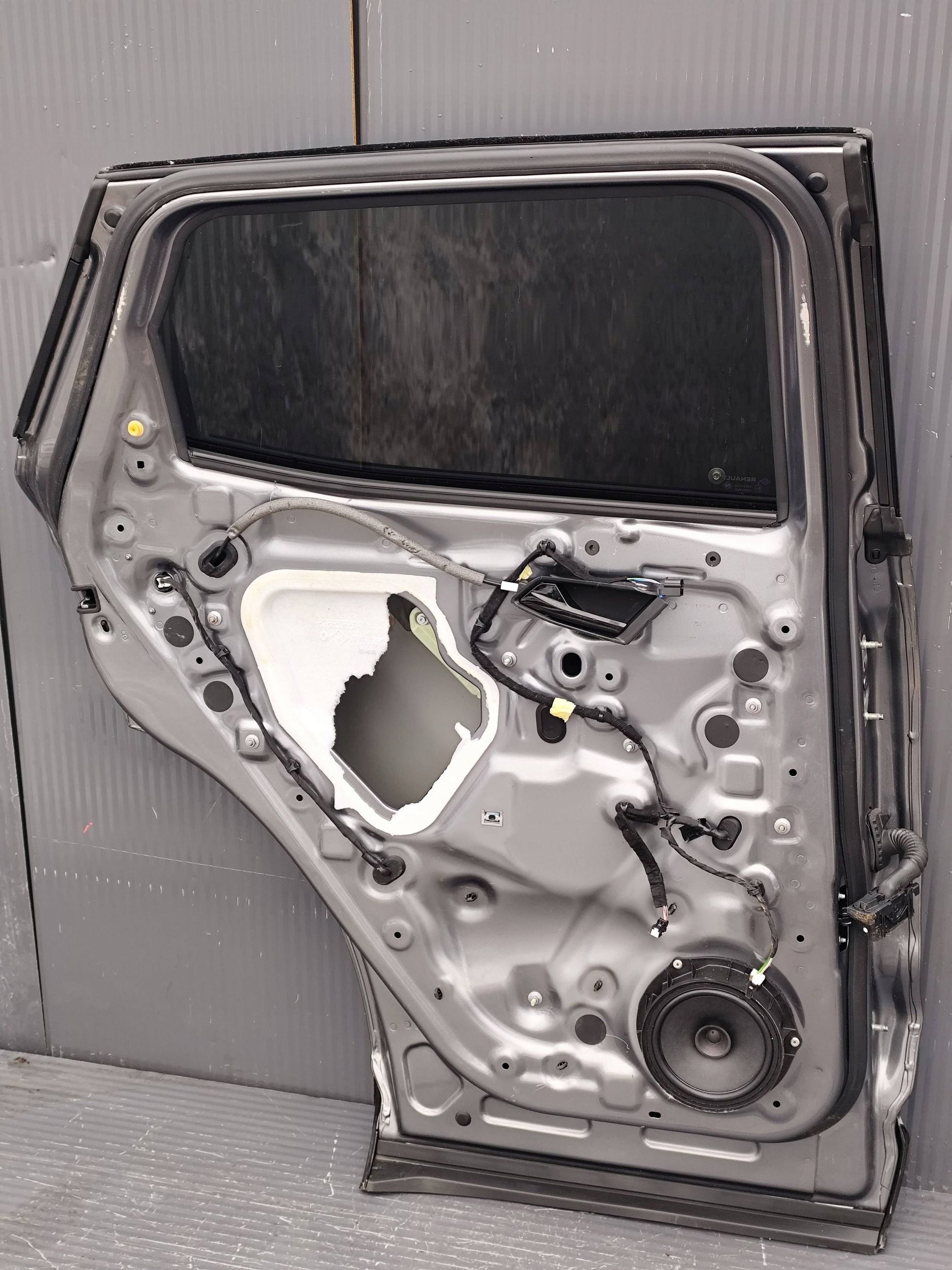 RENAULT AUSTRAL door rear part rear. left complete DEMONTAZ