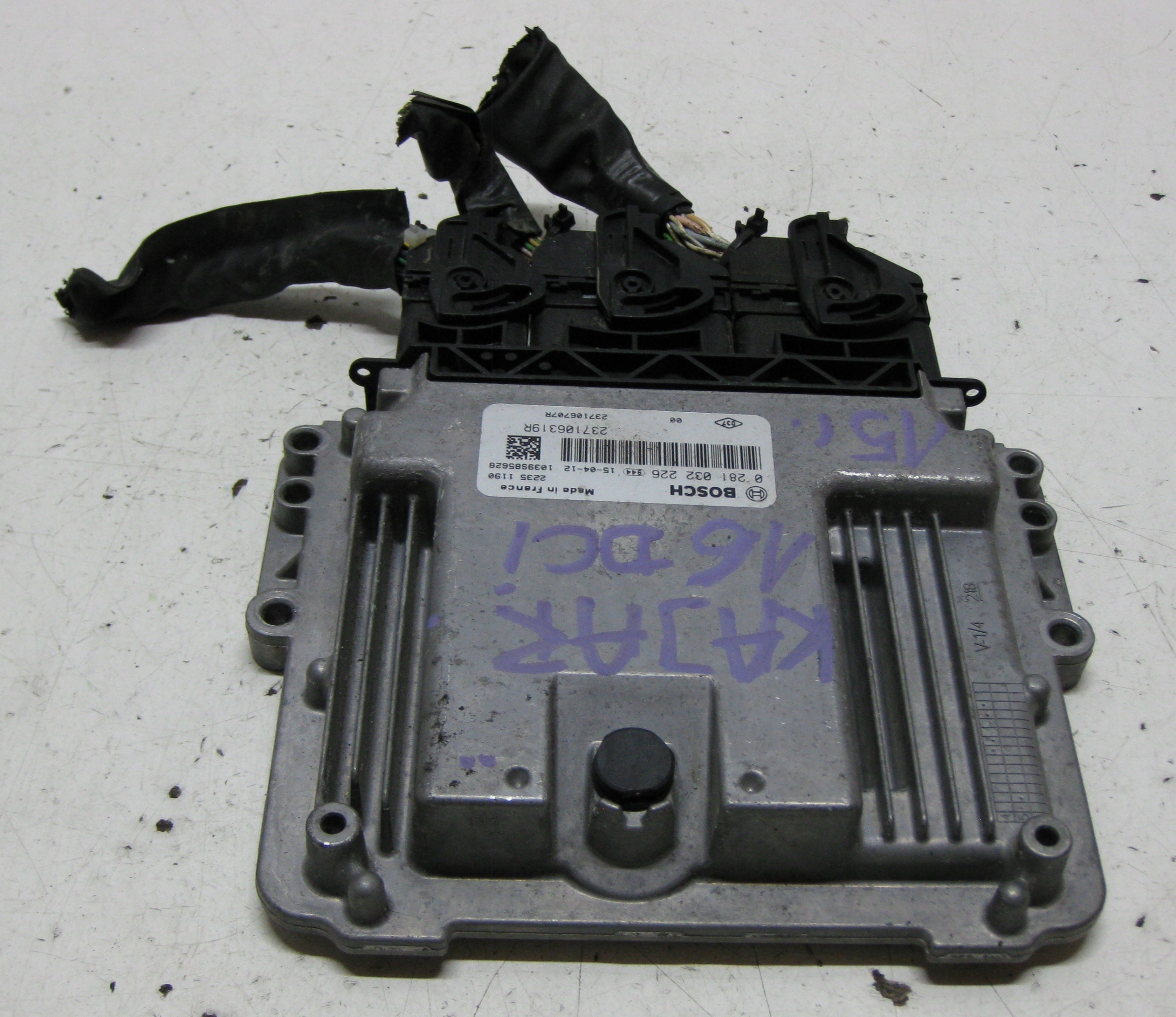 RENAULT KADJAR 1.6 DCI 15R computer control unit of the engine 237106319R