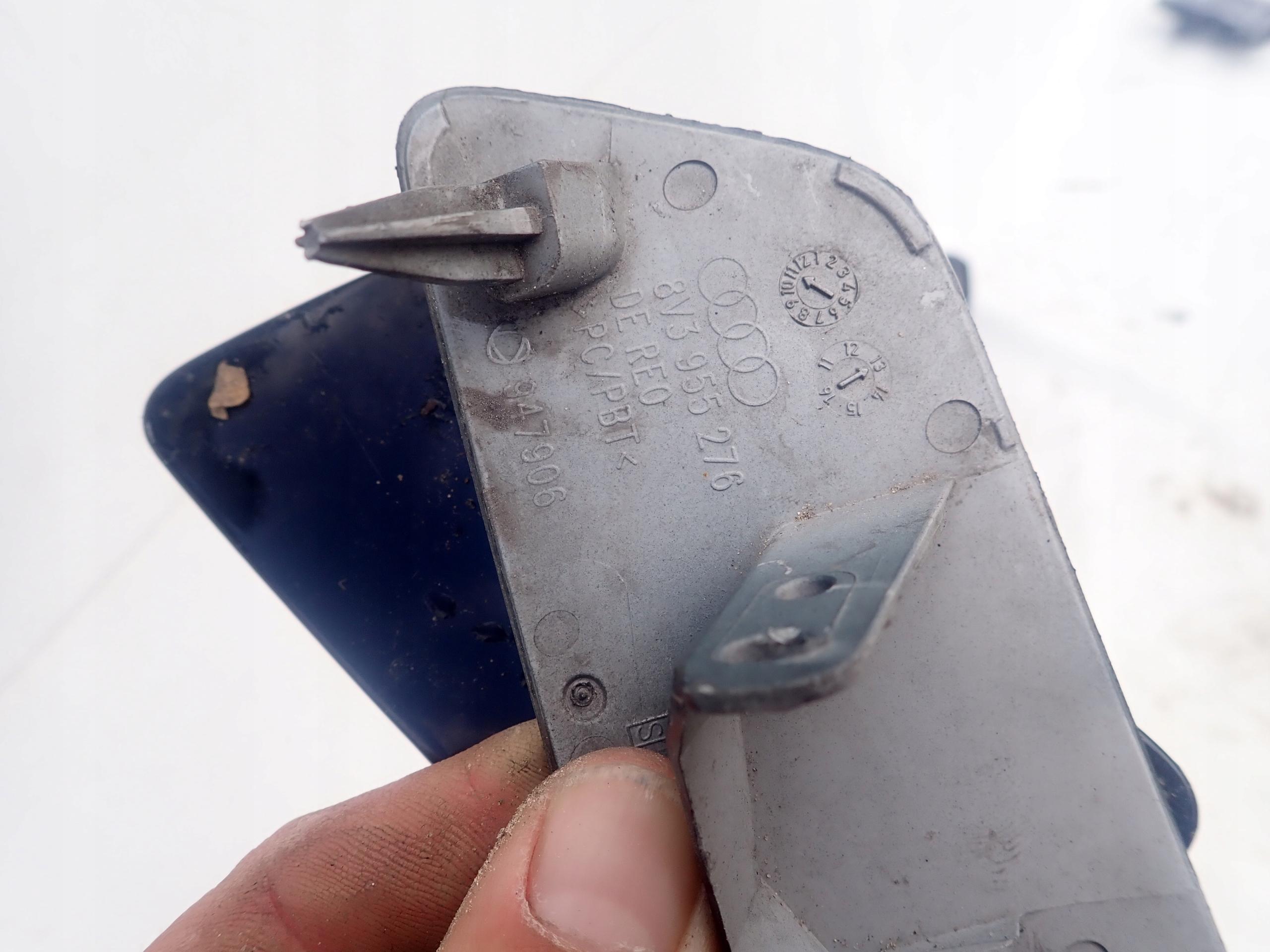 AUDI A3 8V4 Couvre Lave phare Gauche
