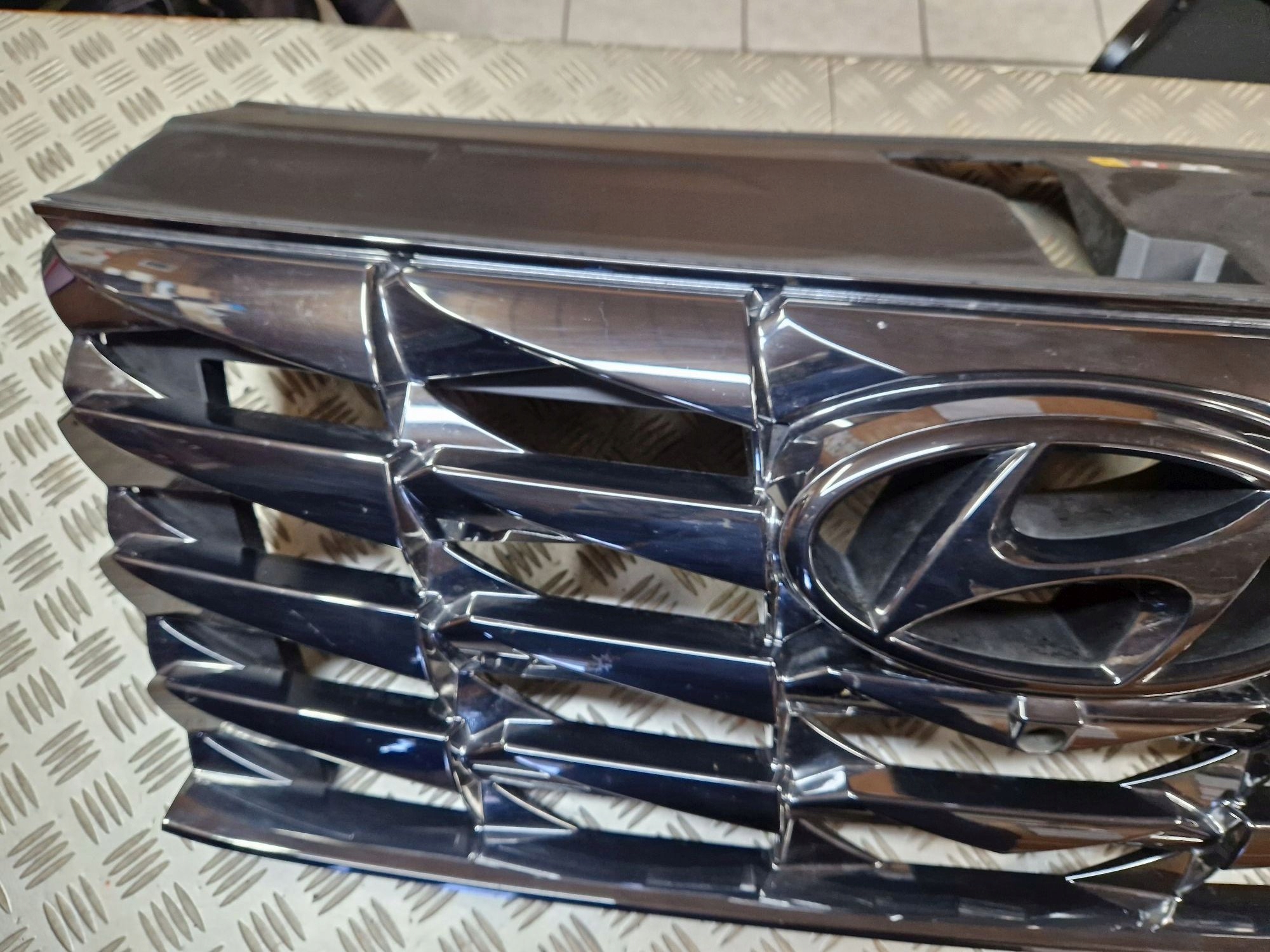 MASKA HYUNDAI TUCSON IV 2020R-> ISPOD KAMERE