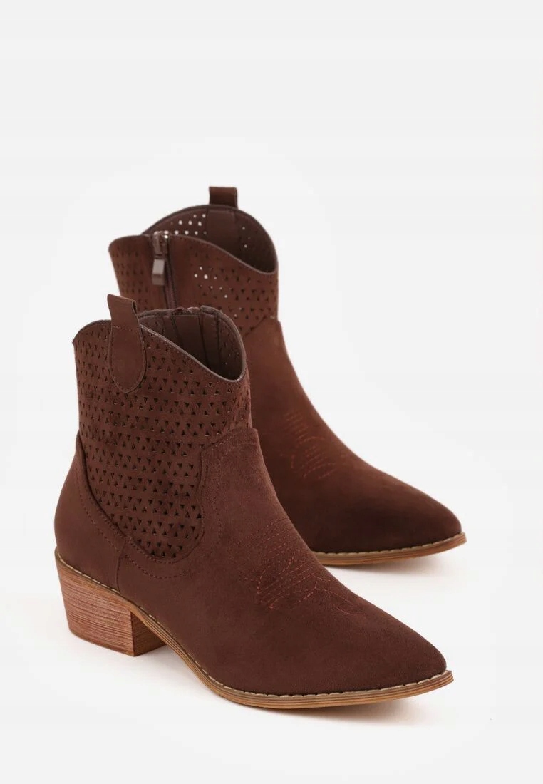 Hnědé ažurové dámské kotníkové boty, kovbojské boty na podpatku typu kostka 2358B vel.39