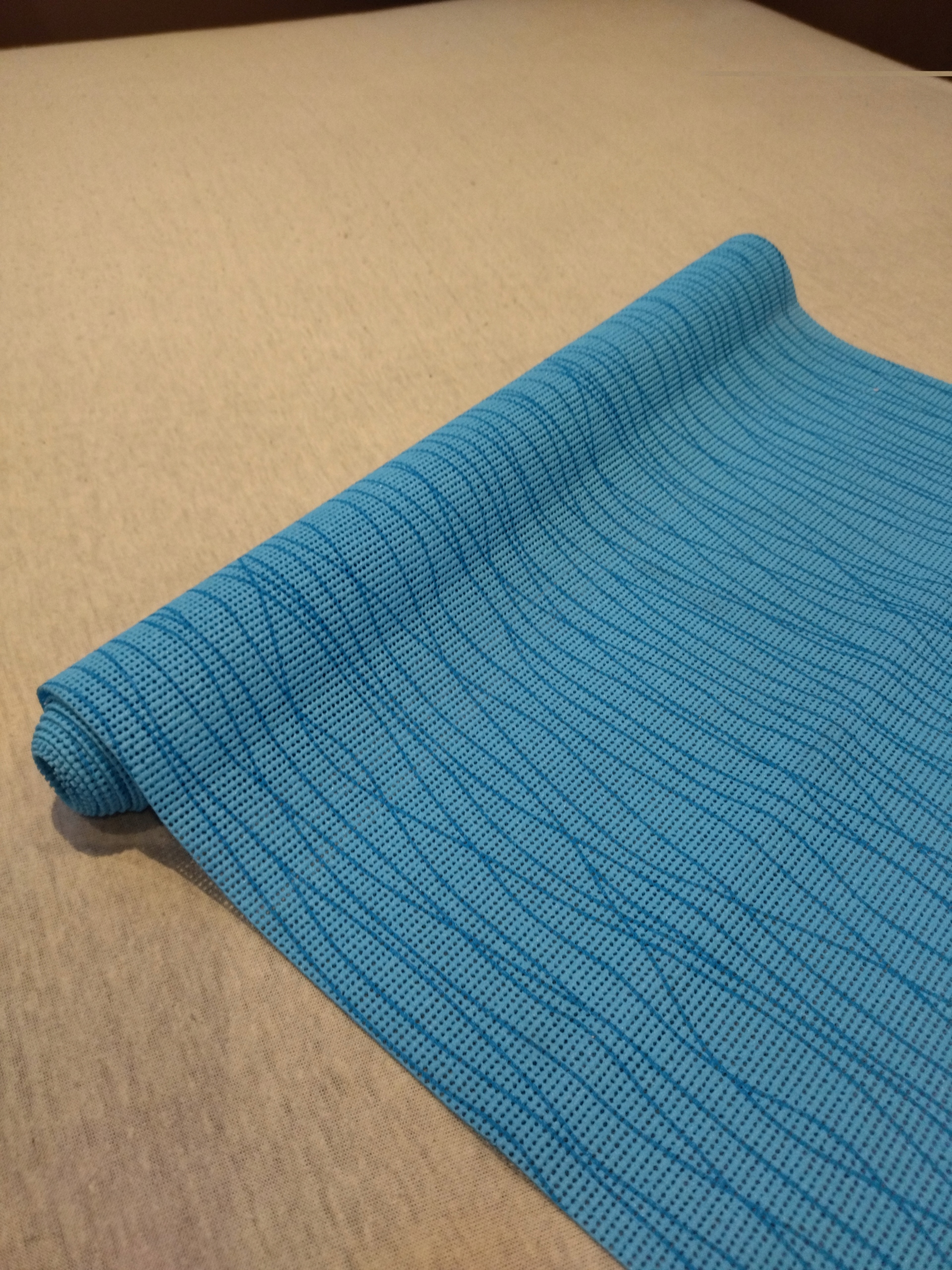 BIEŻNIK NA STÓŁ ANTYPOŚLIZGOWY 40x150CM