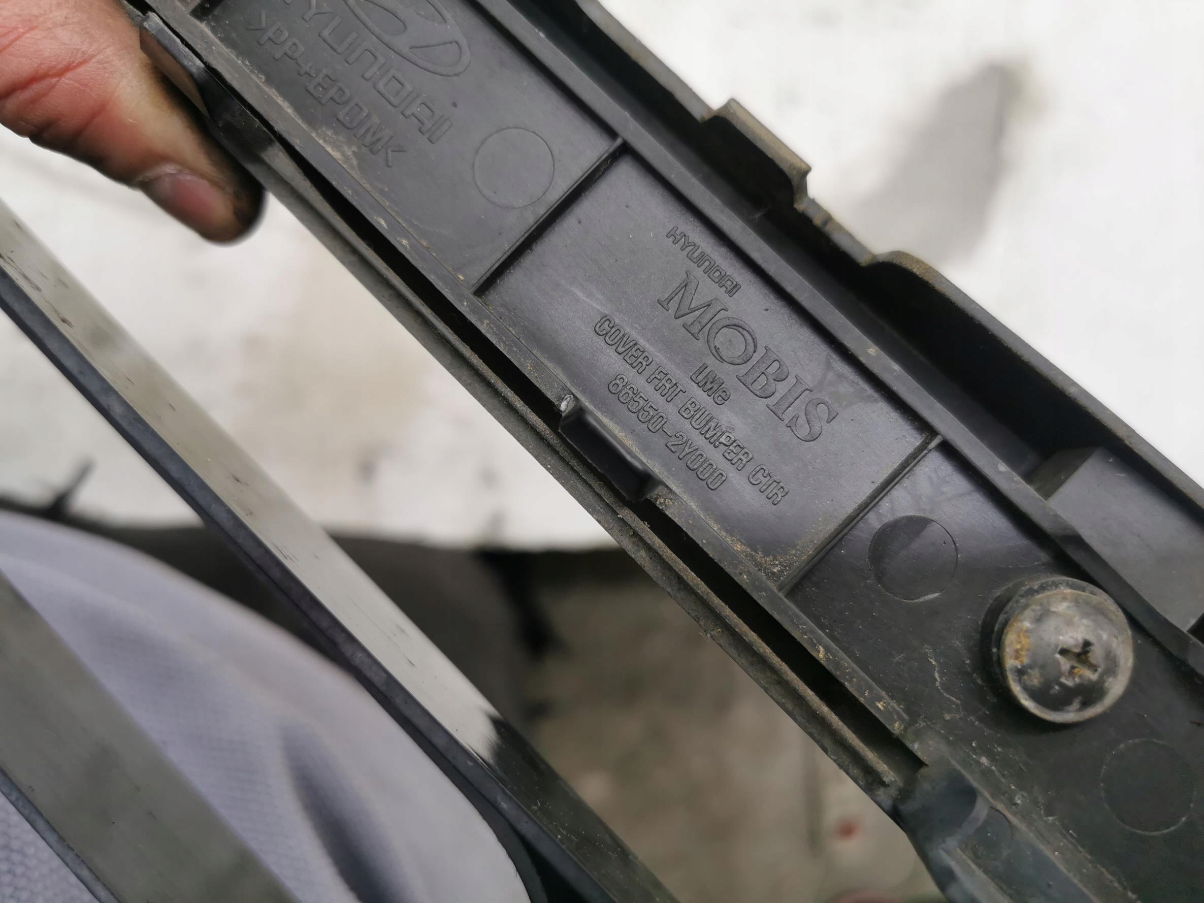 grid of a bumper front HYUNDAI IX35 86550-2Y000