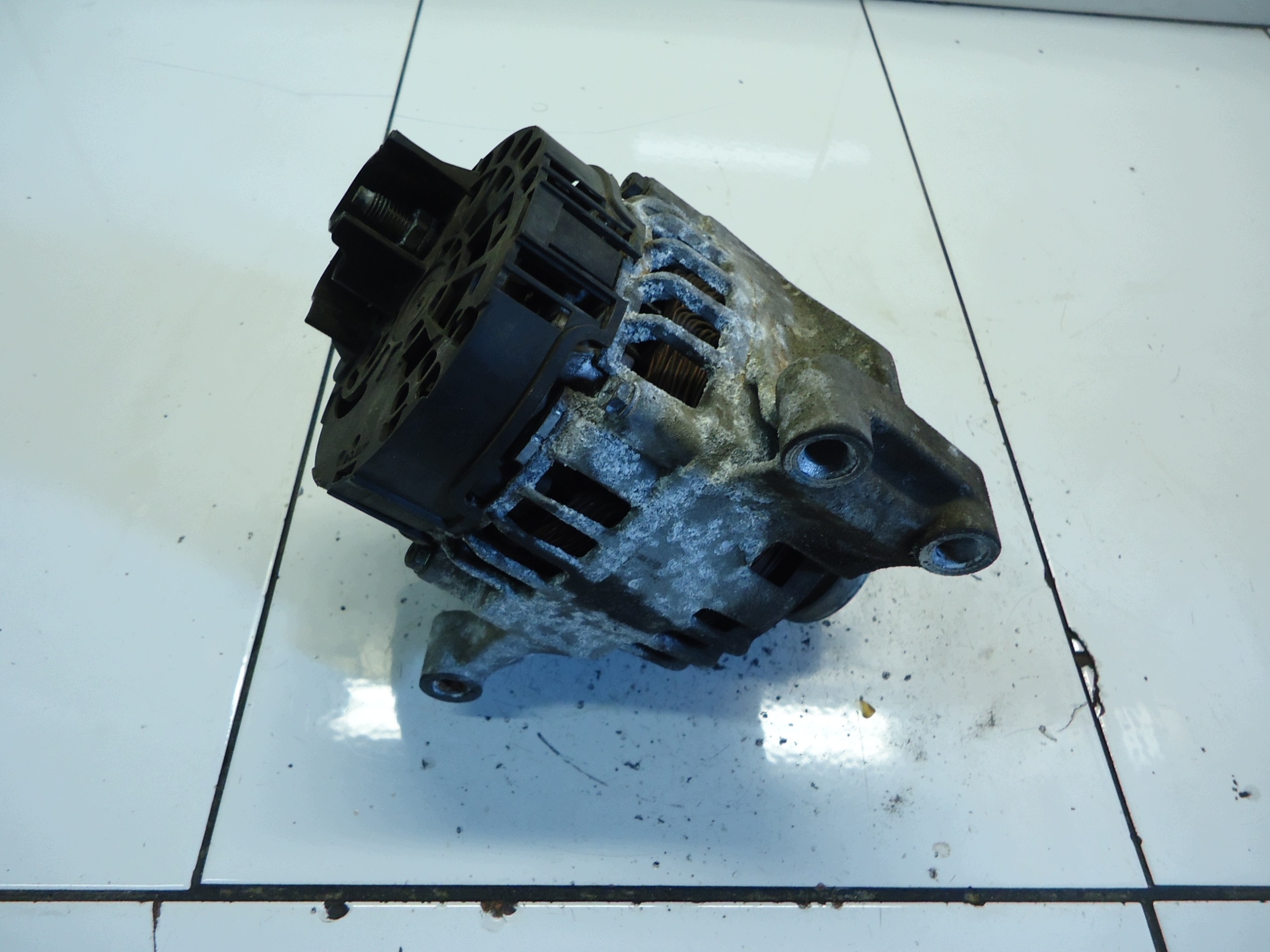 ALFA ROMEO GIULIETTA MITO 1.4T 16V alternátor 51854903