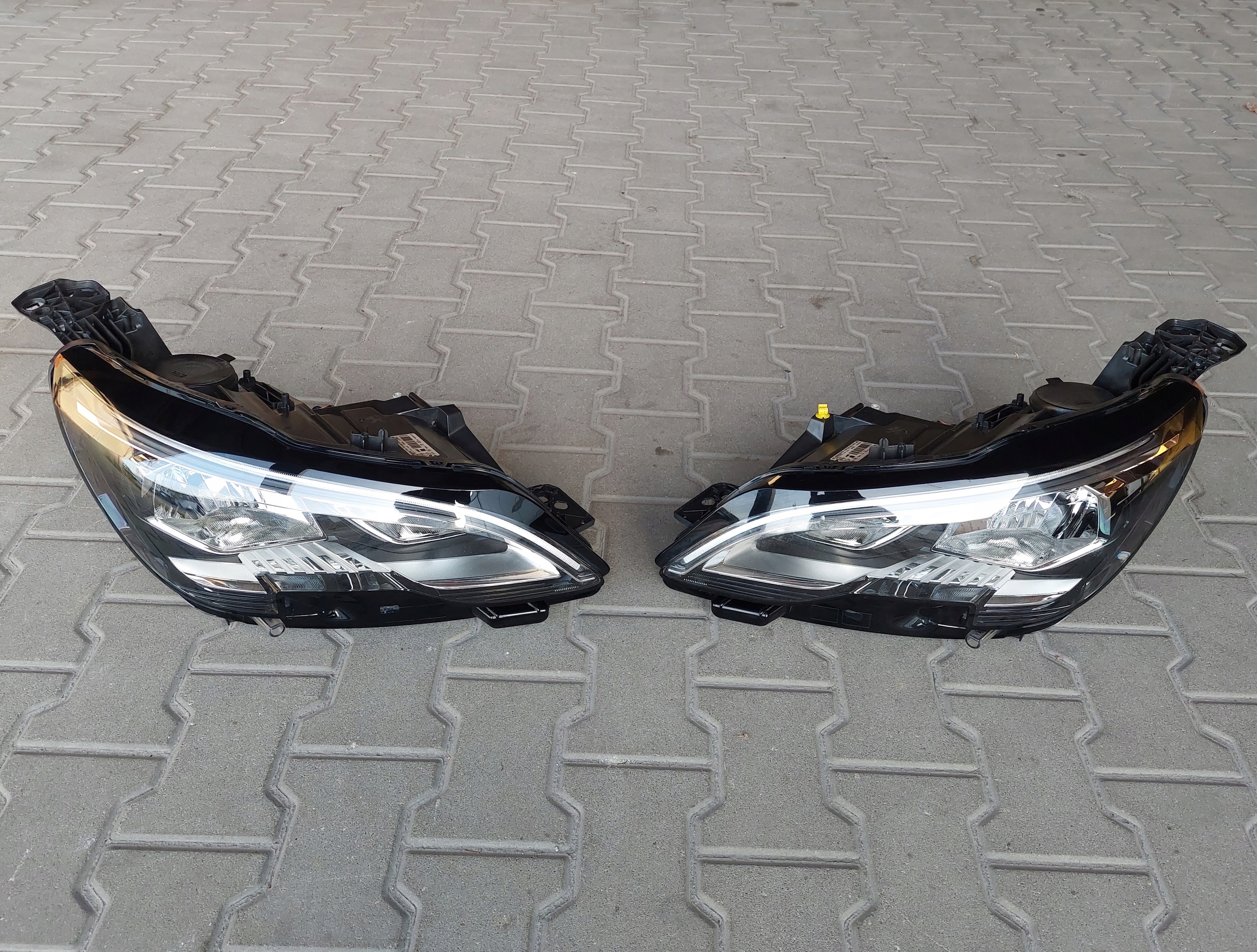 light front right front right 9810478280 PEUGEOT 3008 II