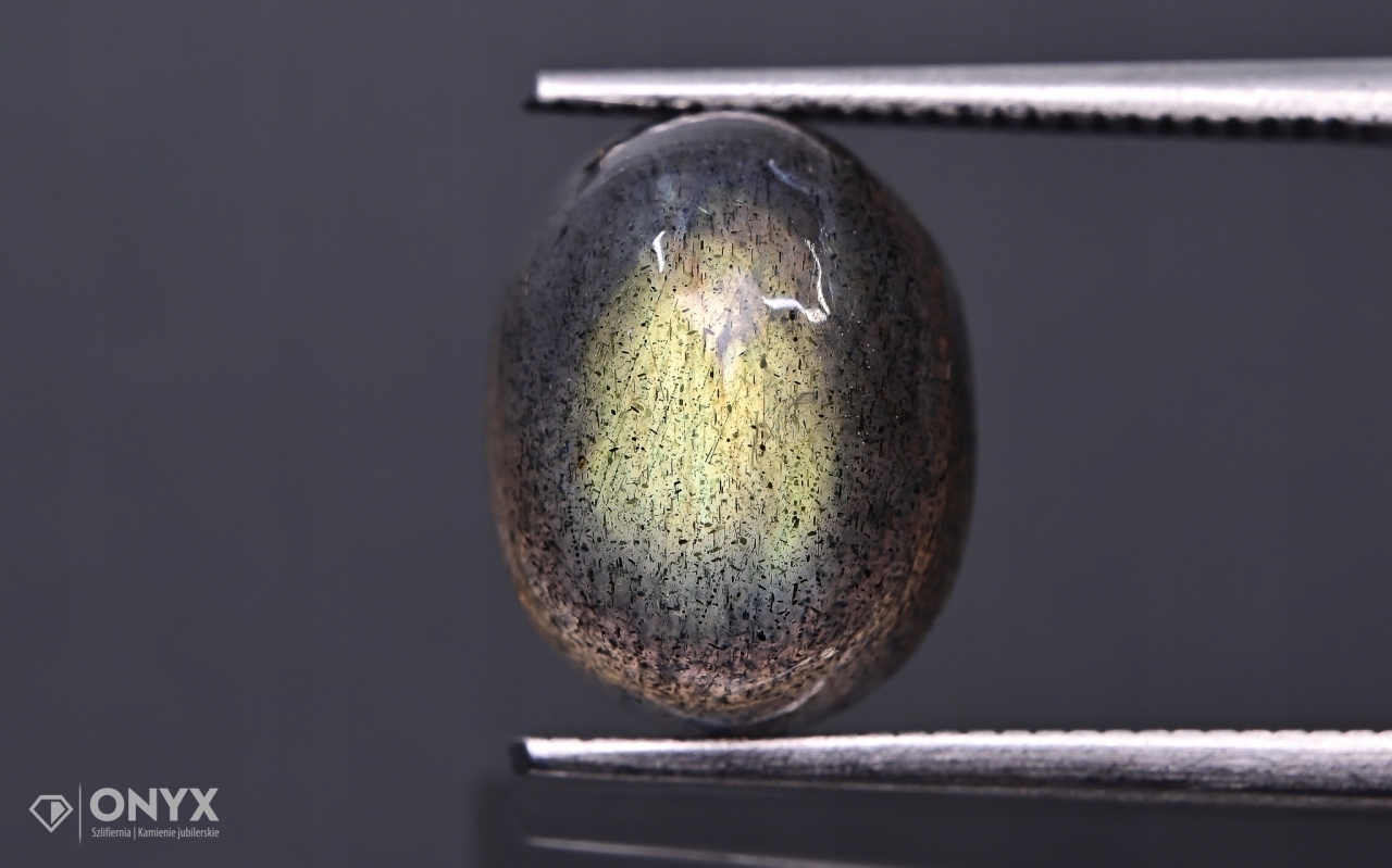 Labradorit kabošon A ovál 11x9 mm