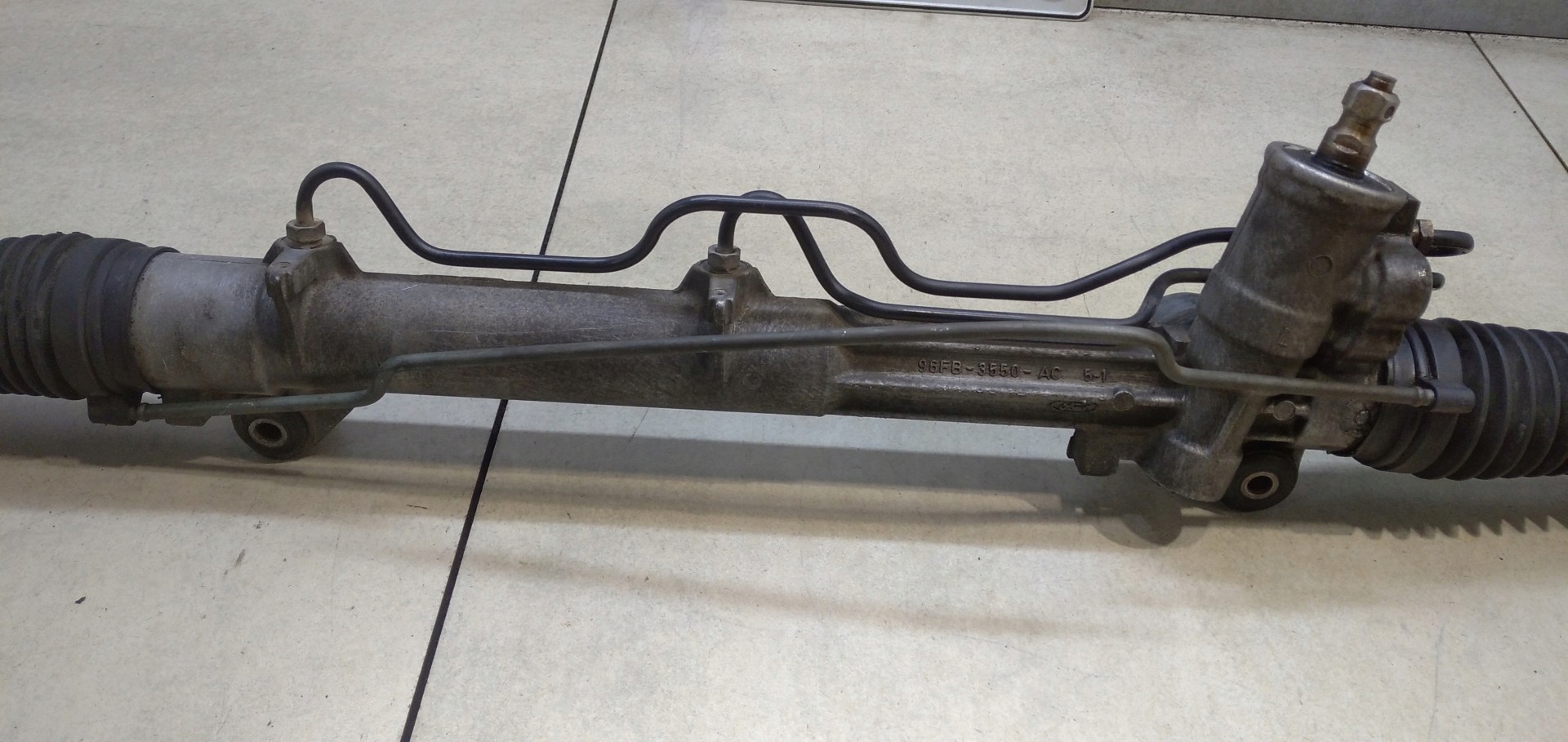 Boîter direction FORD PUMA 1.4 96FB3550AC