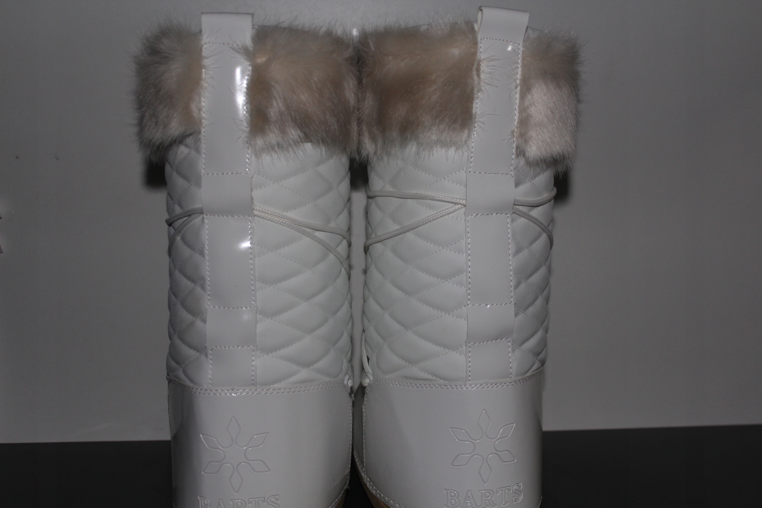 BARTS FUR BOOTS Śniegowce roz.M 39/40 245 mm ..[5] Kolor biały