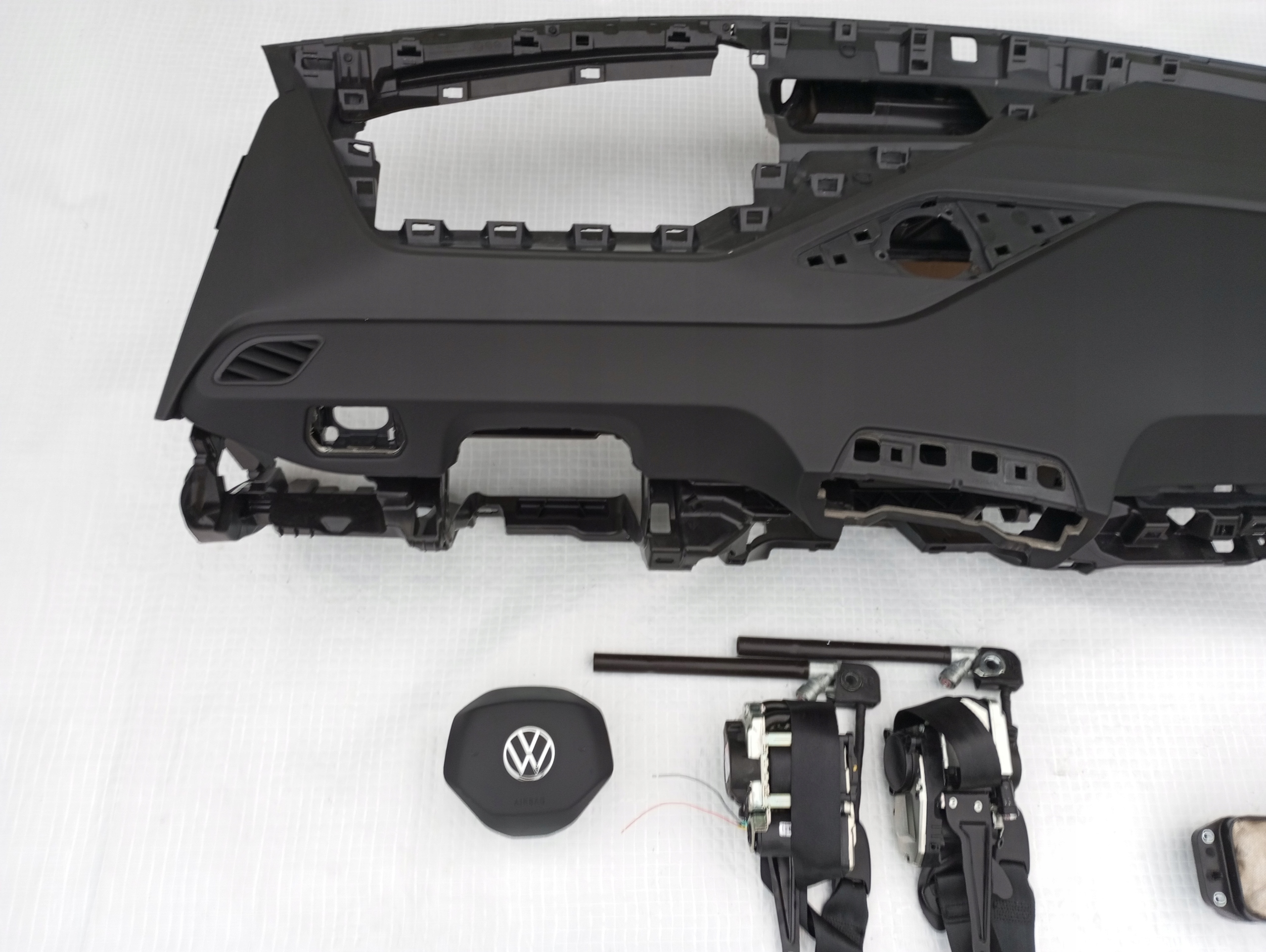 торпеда консоль vw ID3 id.3 2 подушки безопасности ремни