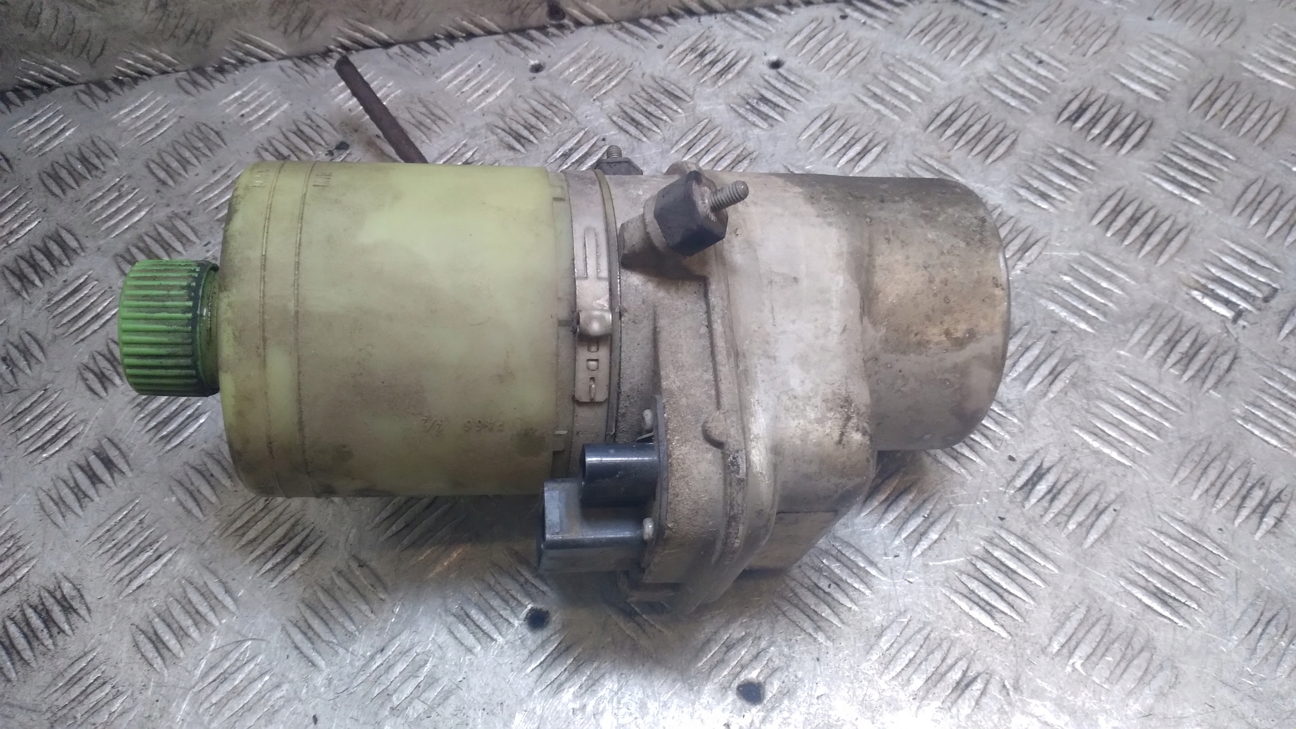servo pump electrical VOLKSWAGEN POLO 4