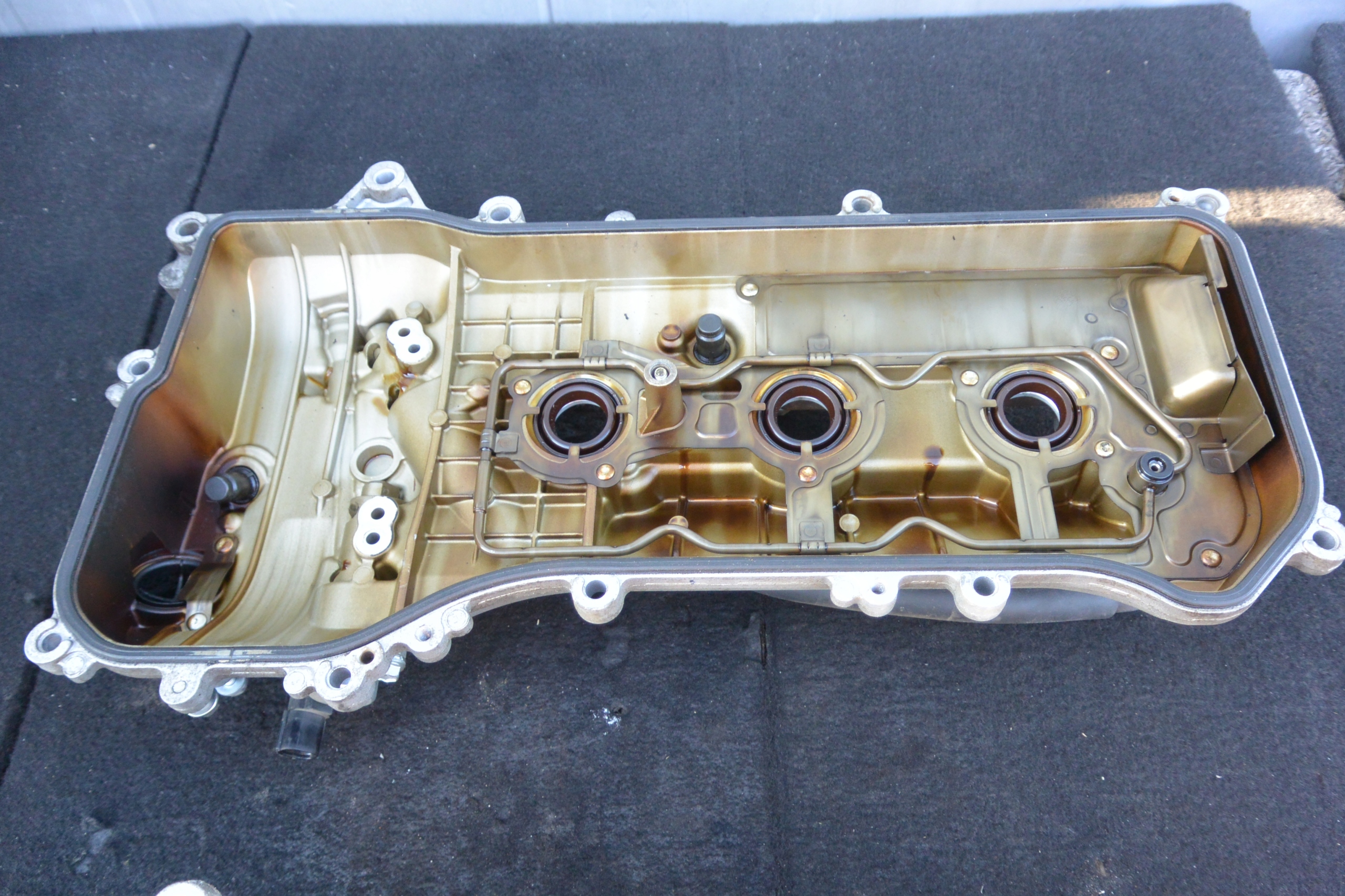 Abdeckung der Ventile links rechts LEXUS IS250 2.5 V6 KOMPLET